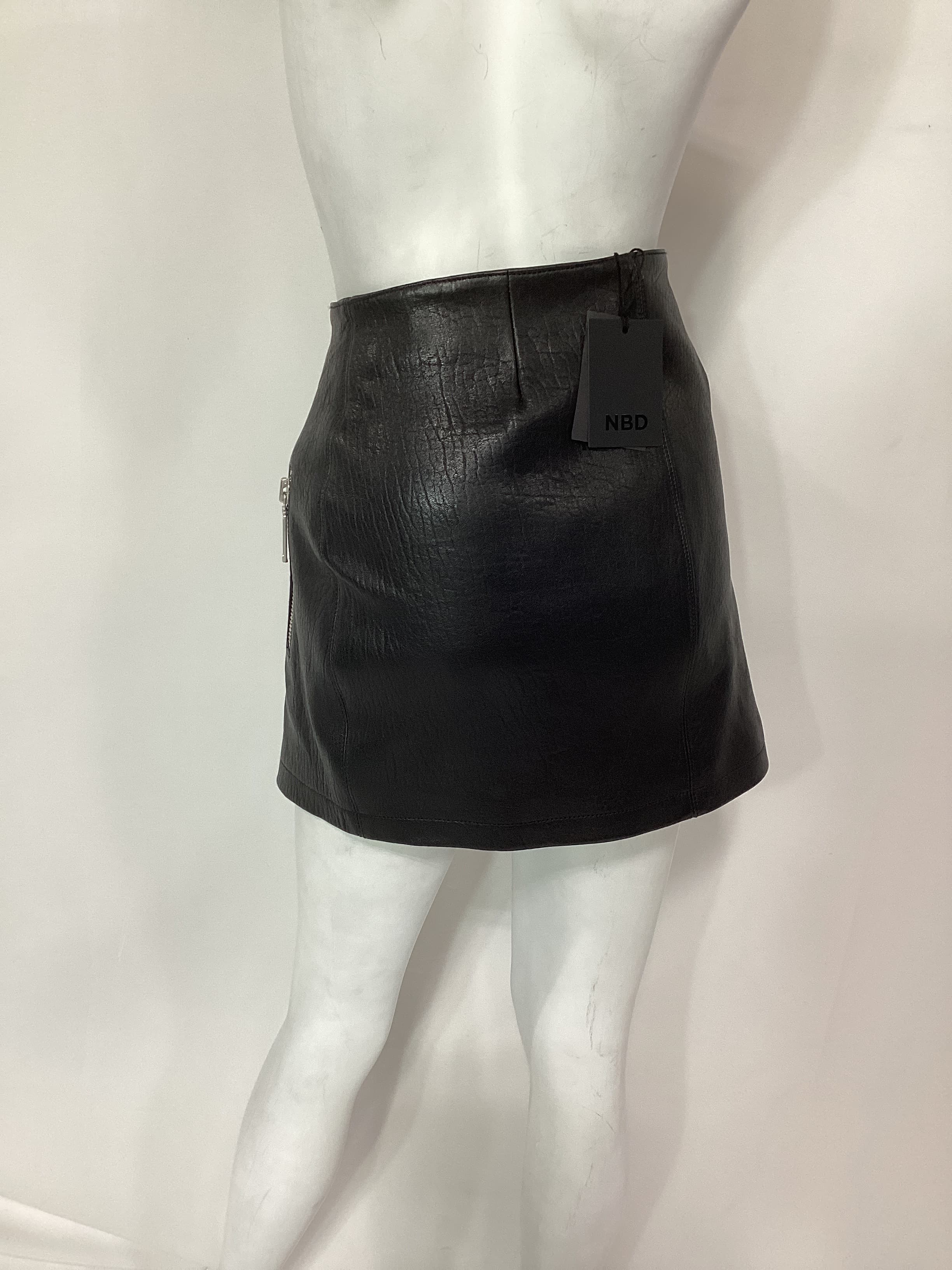 Phoebe Leather Mini Skirt In Black - Image 3