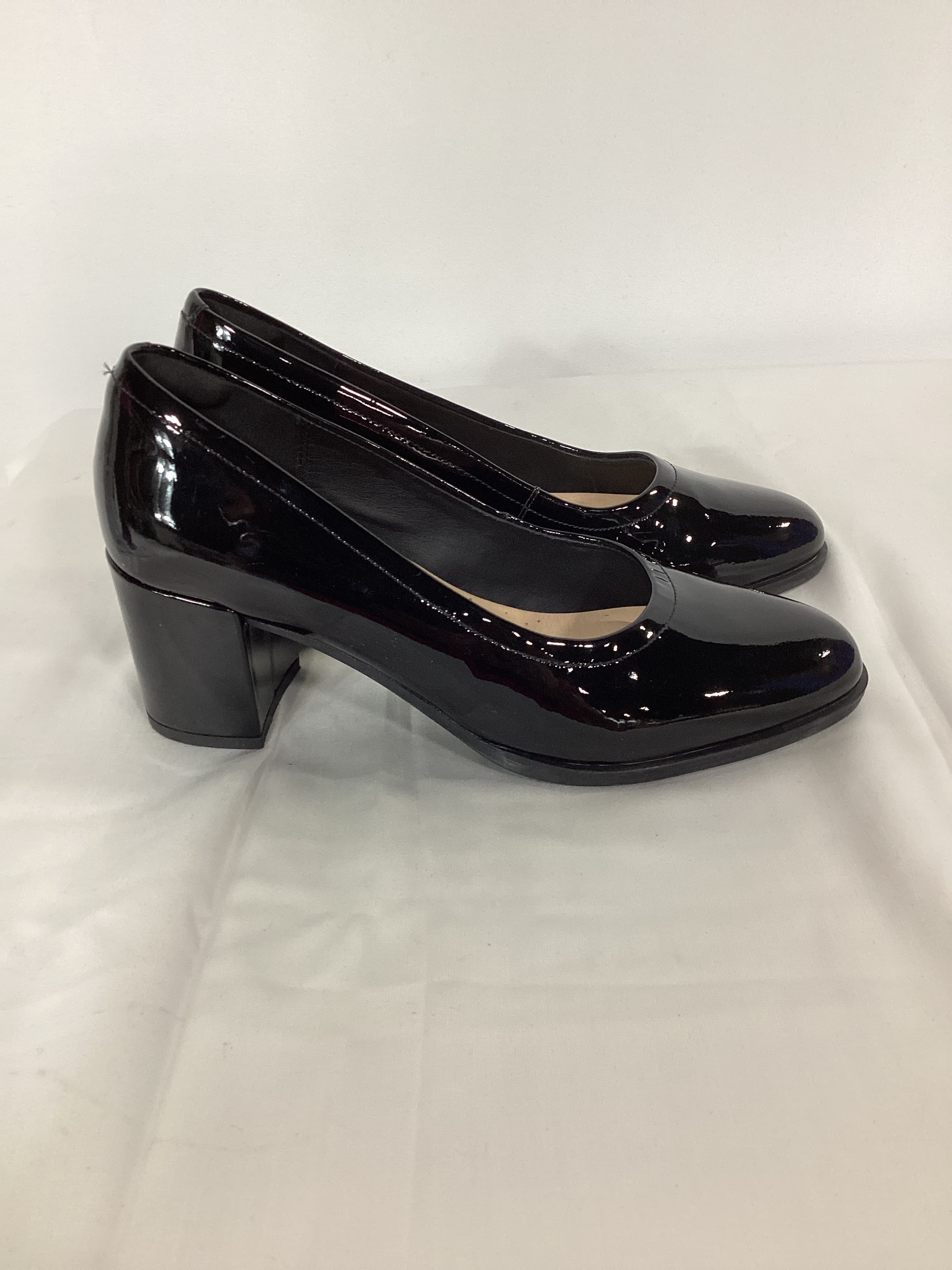 Clarks Freva55 Court Pump - Image 4