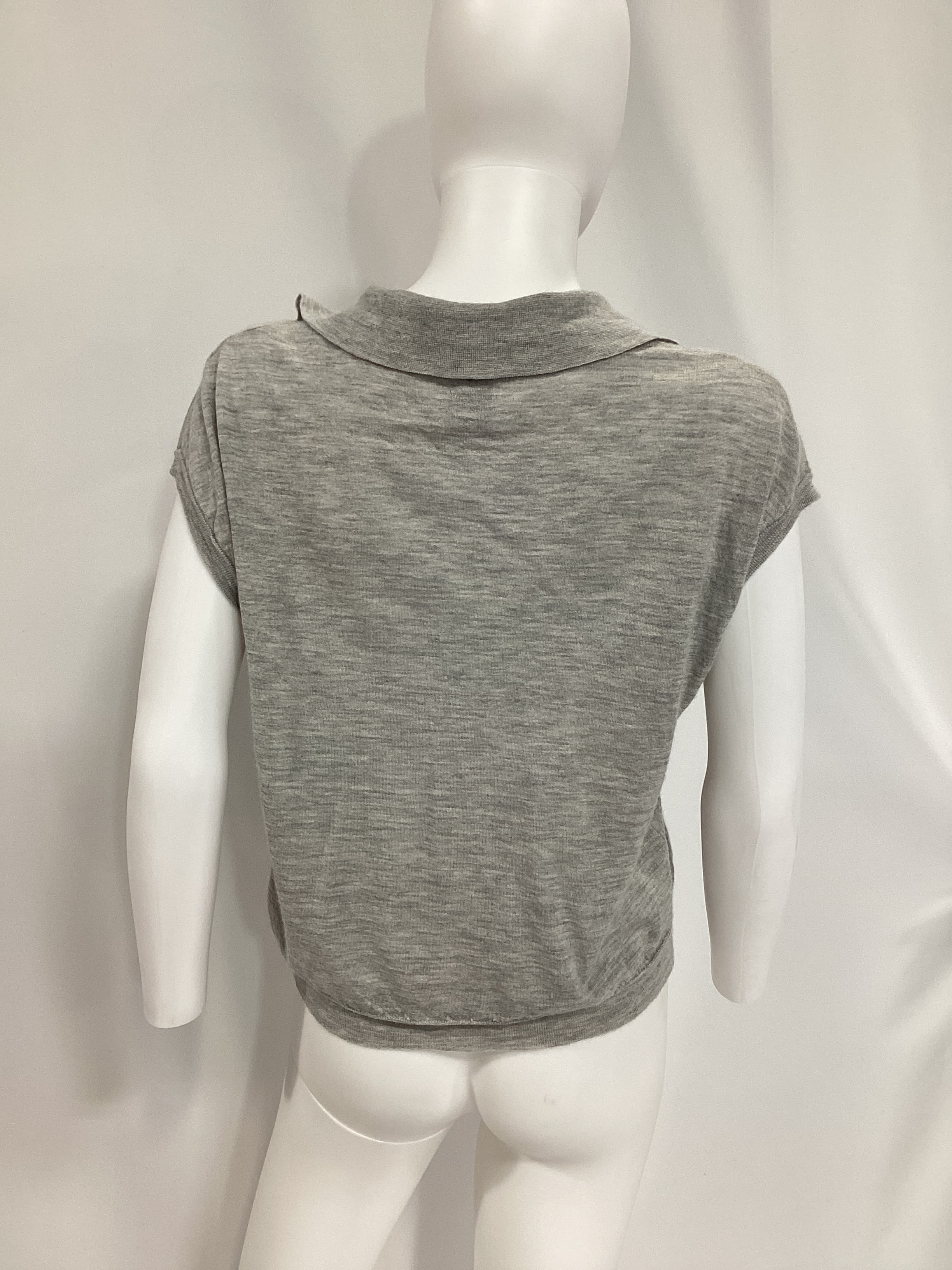 V-Neck Polo In Grey - Image 4