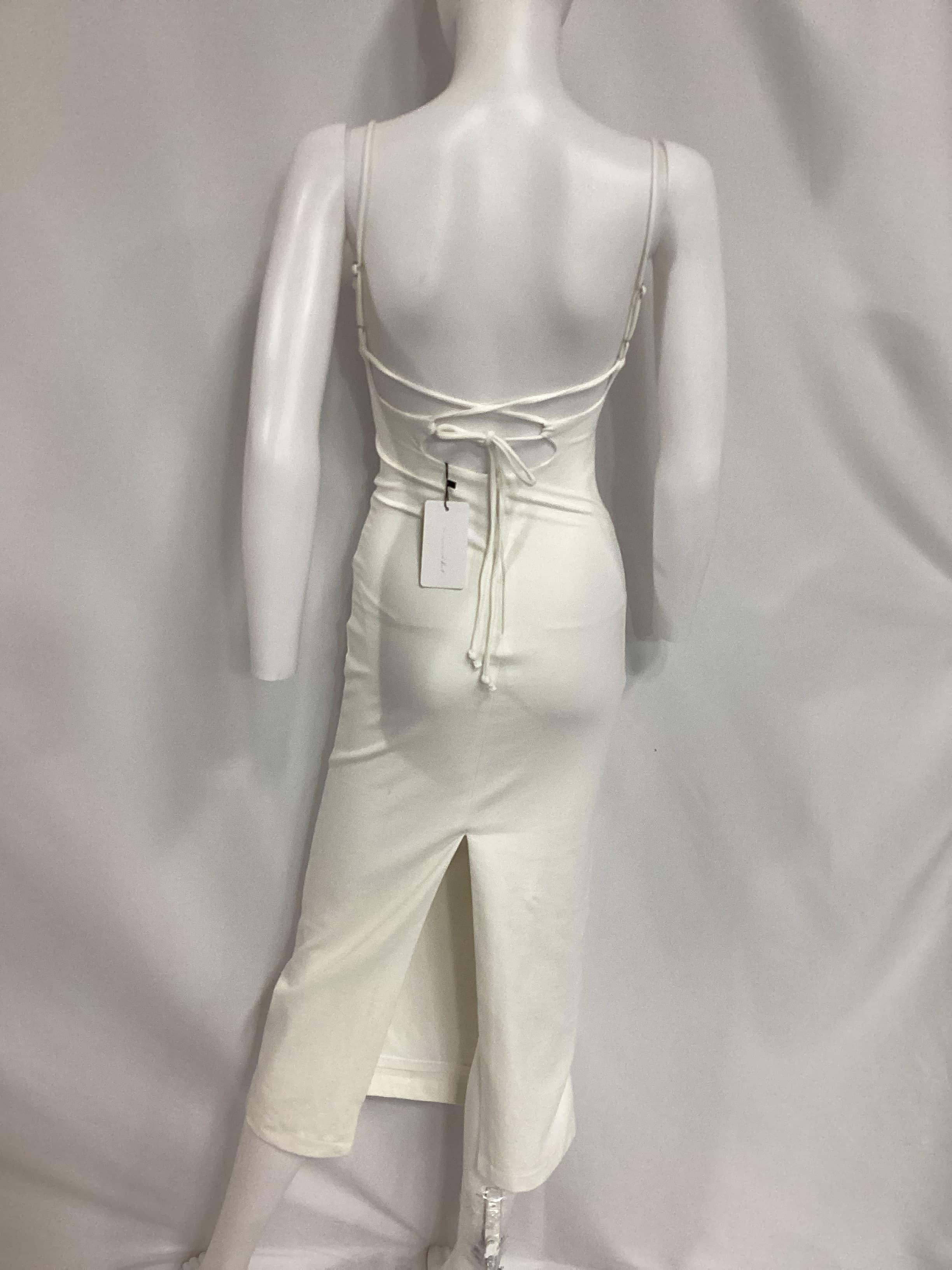 Flor Cut Out Midi Dress In White - Image 3