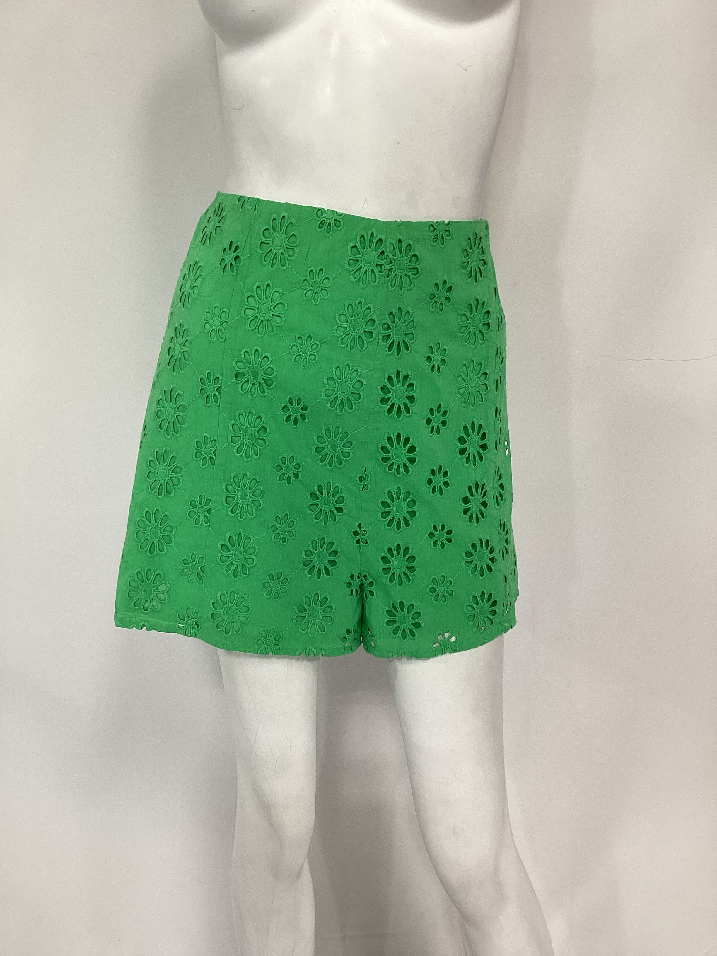 Leah Short In Green - Image 3