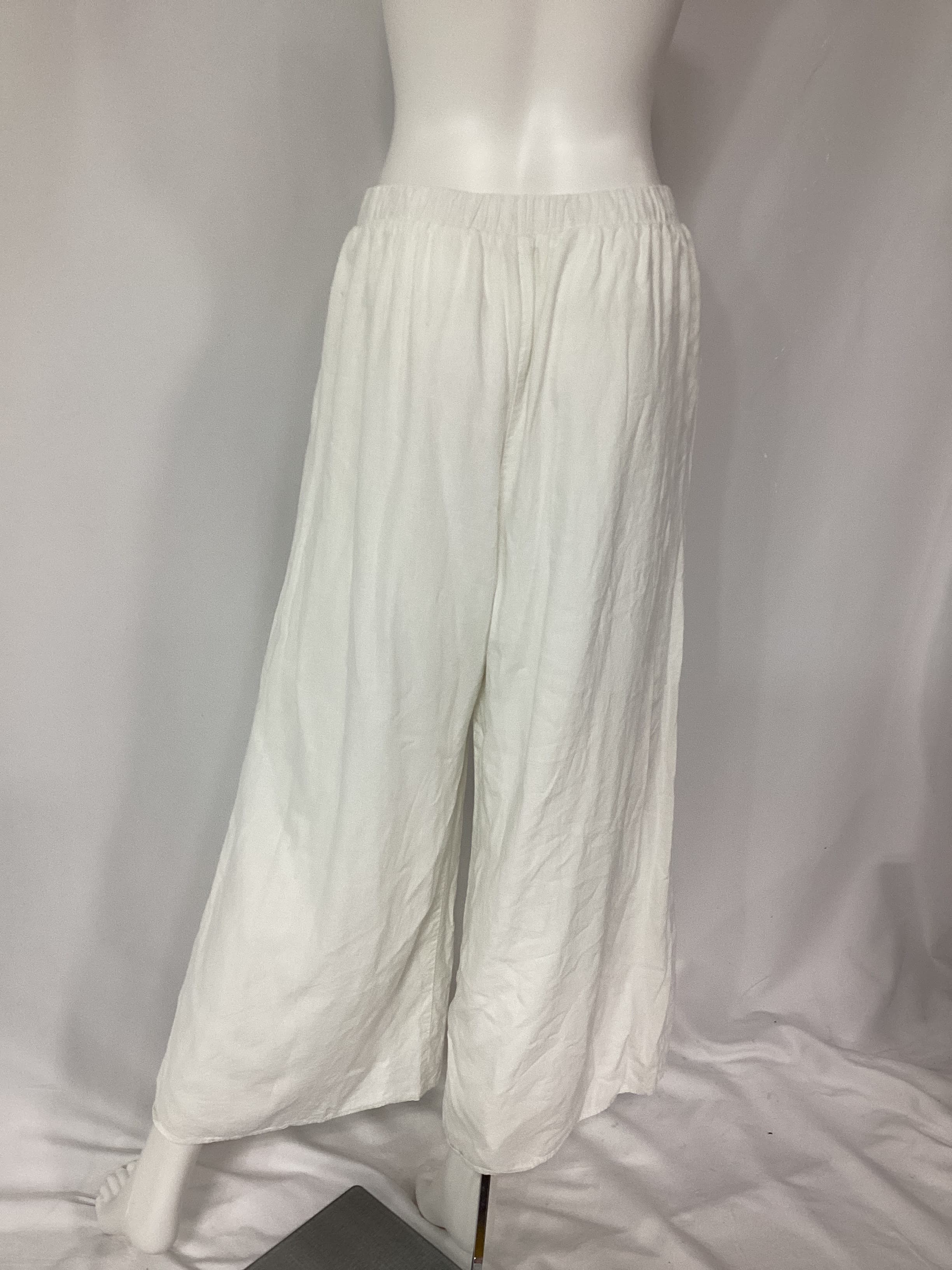 Kick Back Pants In White Linen - Image 3