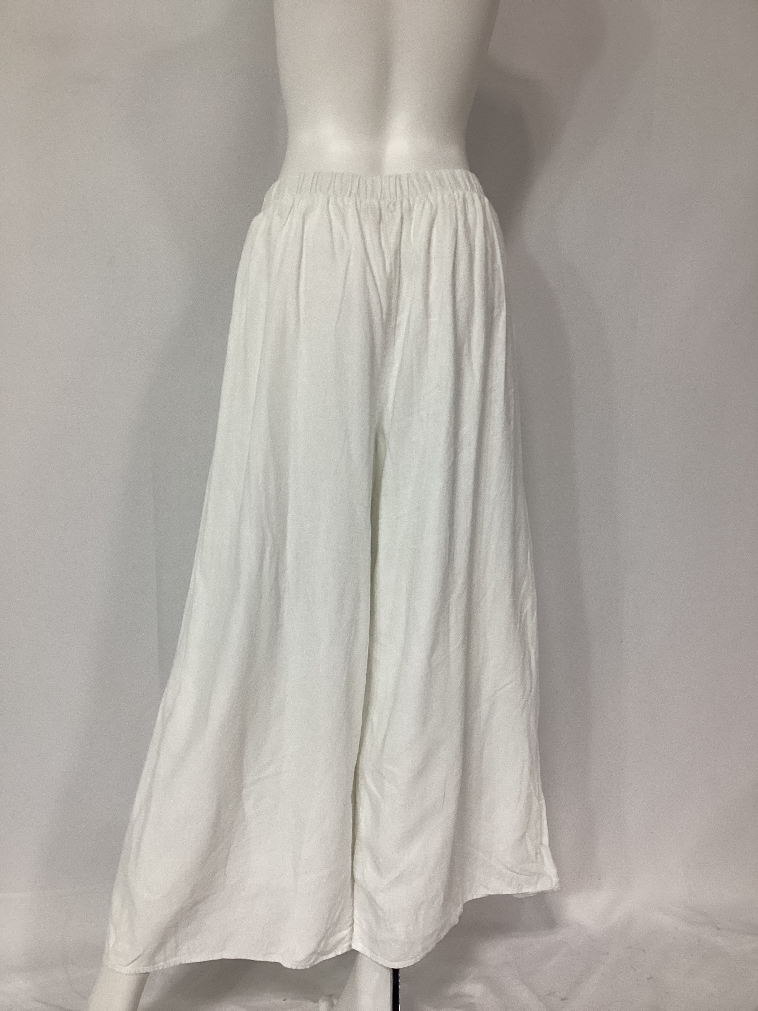 Kick Back Pants In White Linen - Image 3