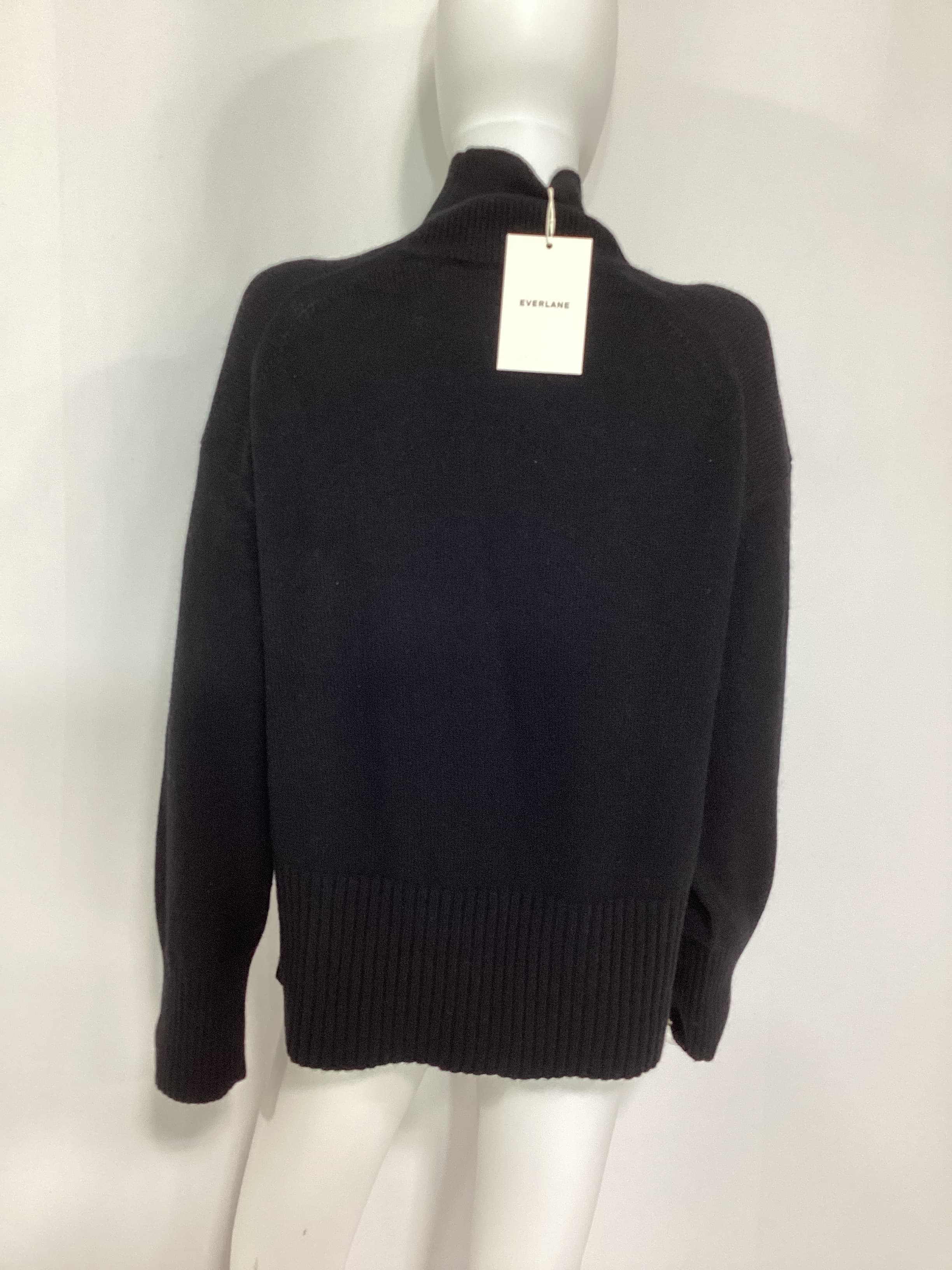 The Boxy Turtleneck In Cashmere - Image 2
