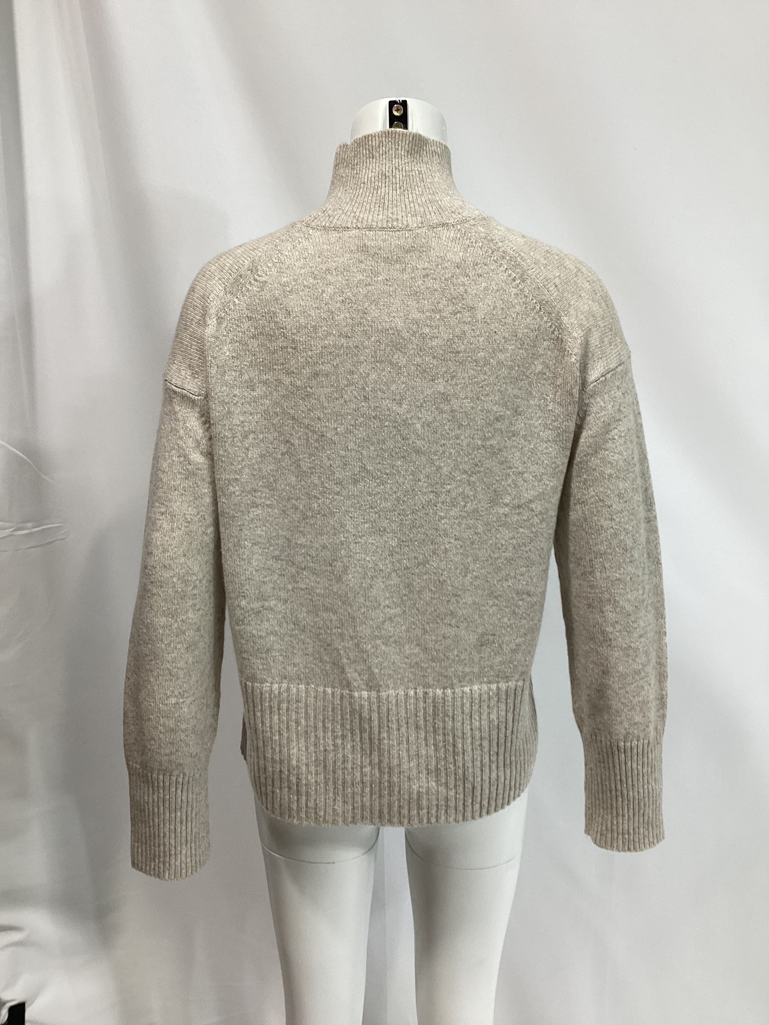 The Boxy Turtleneck In Cashmere - Image 2