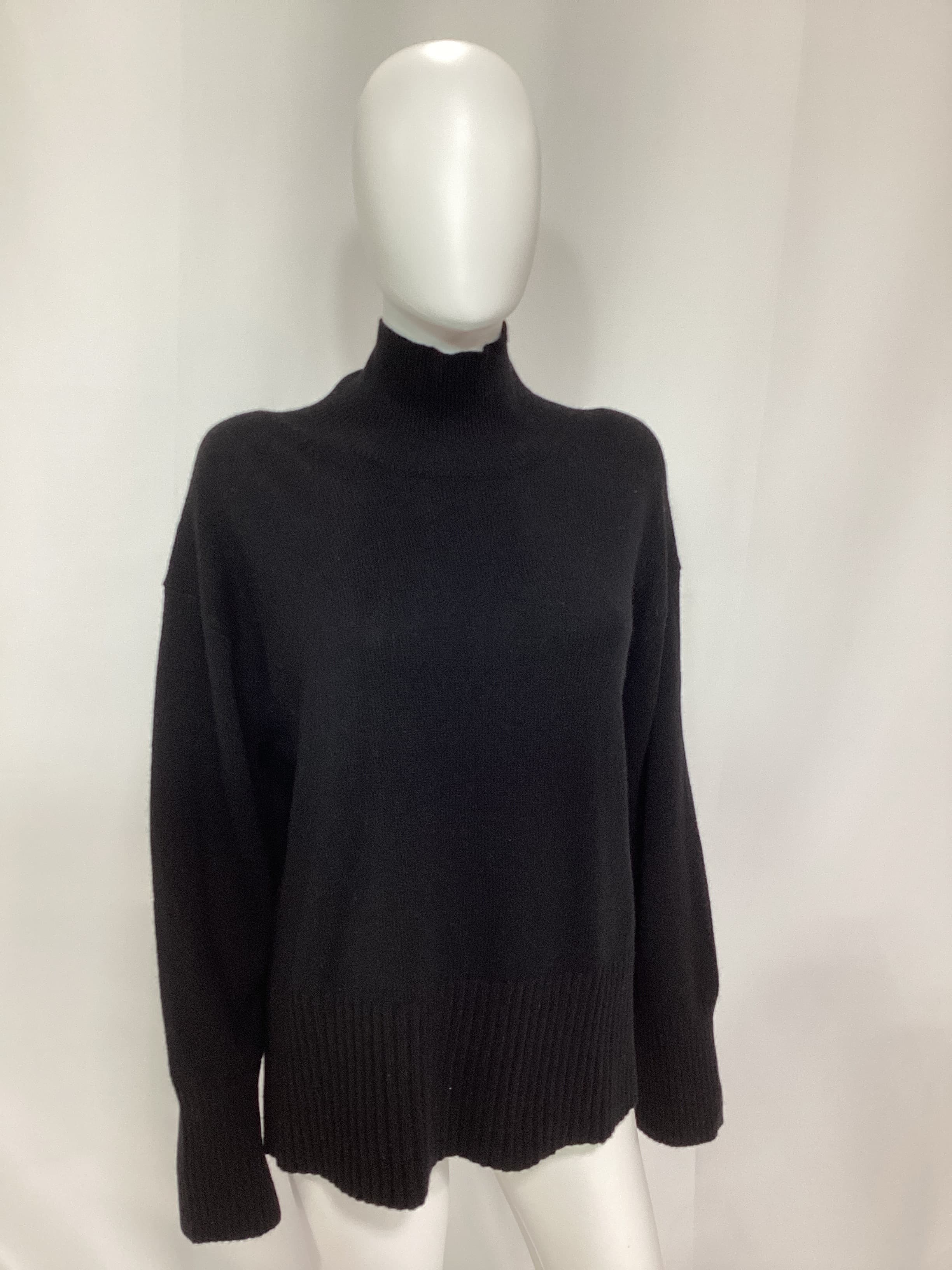 The Boxy Turtleneck In Cashmere - Image 2