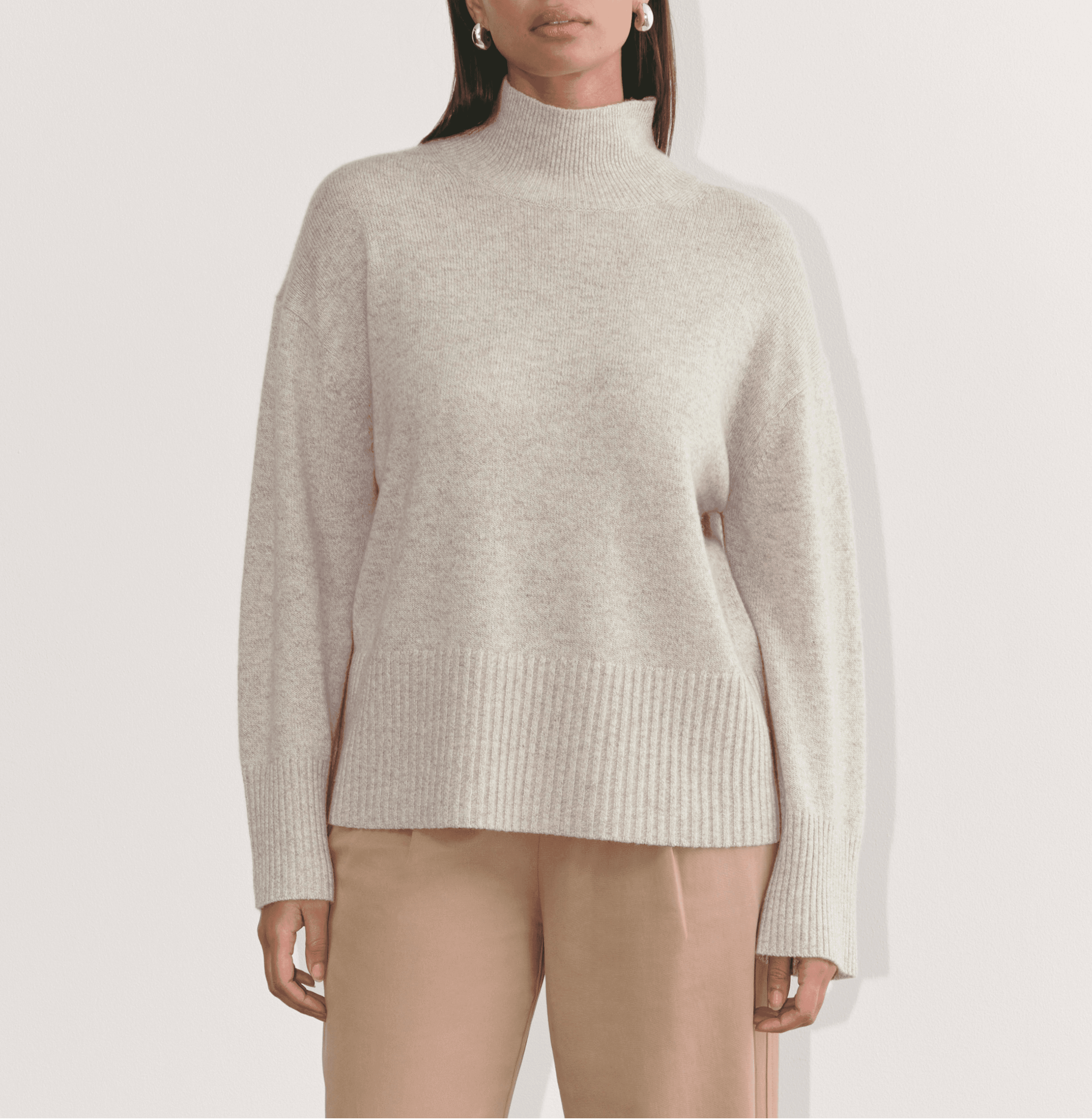The Boxy Turtleneck In Cashmere - Image 4