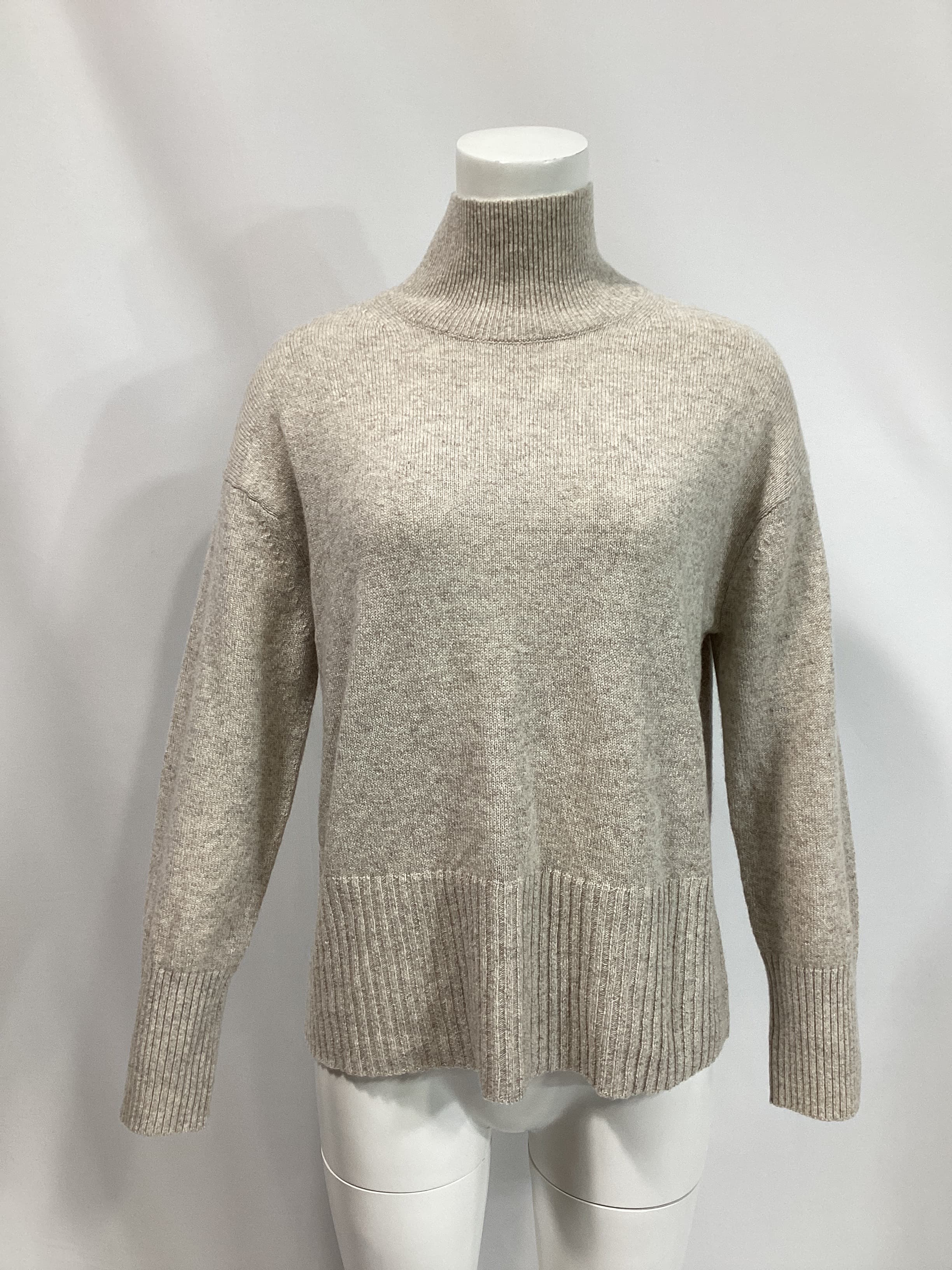 The Boxy Turtleneck In Cashmere - Image 2