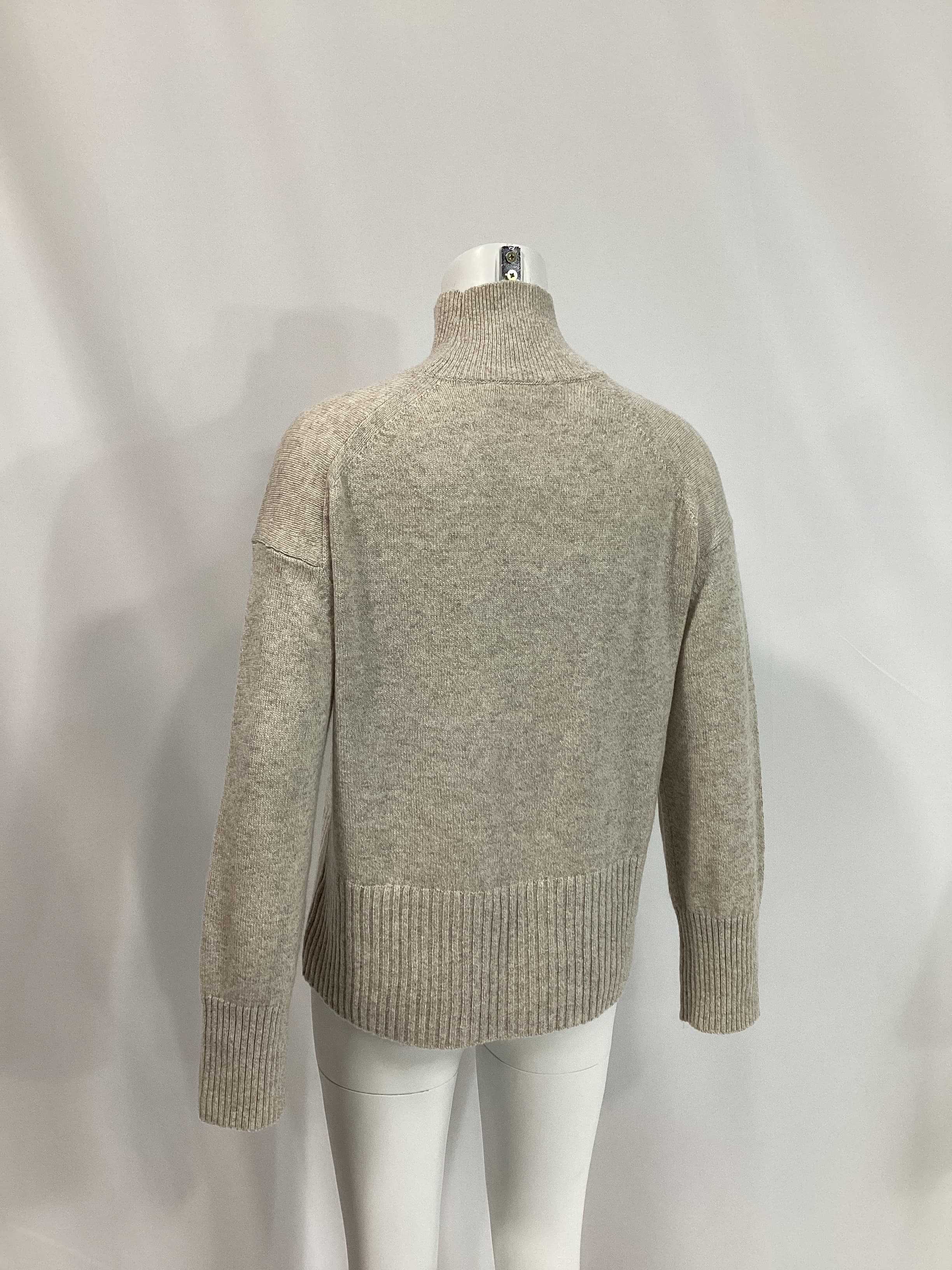 The Boxy Turtleneck In Cashmere - Image 2