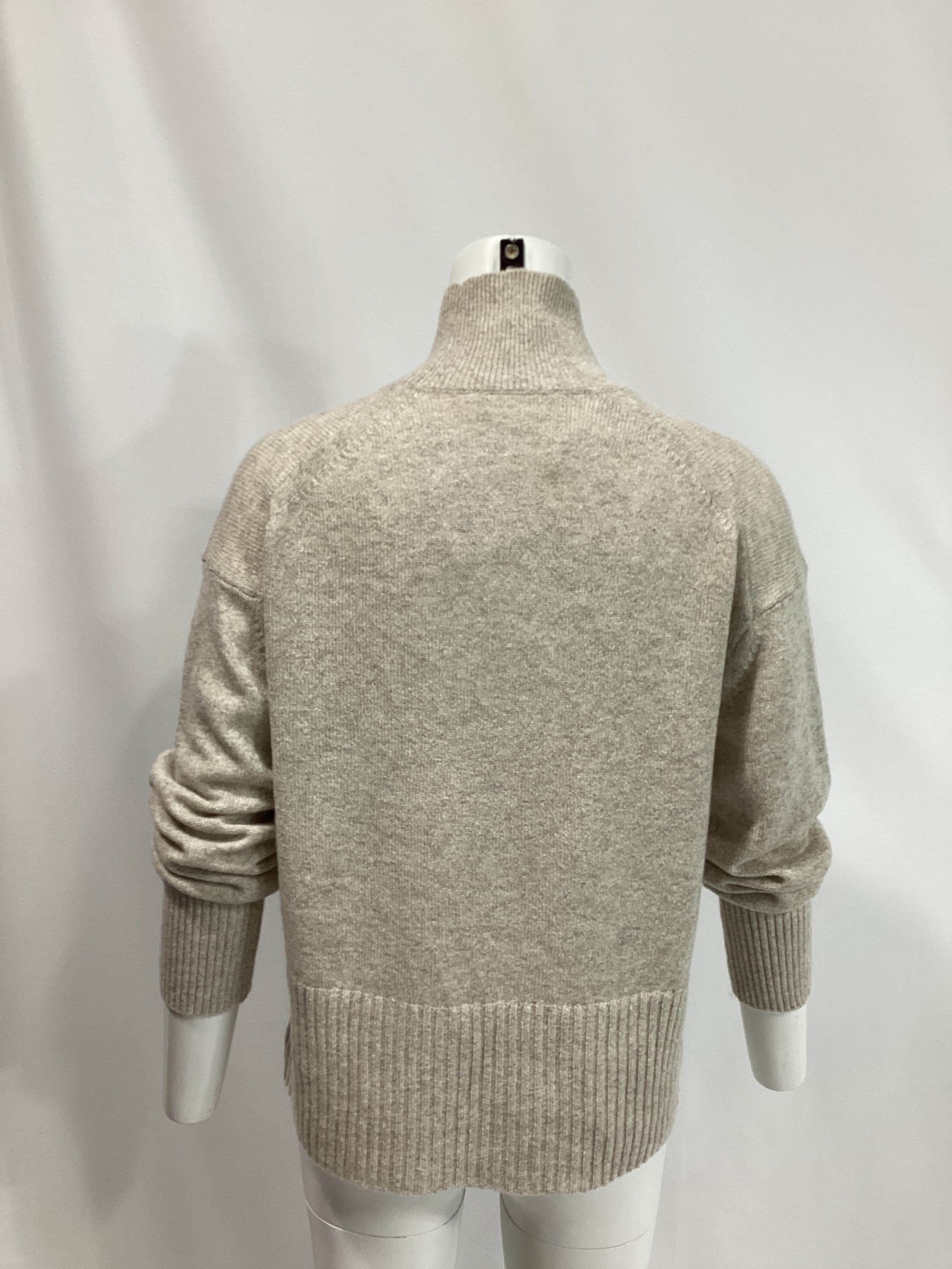 The Boxy Turtleneck In Cashmere - Image 3