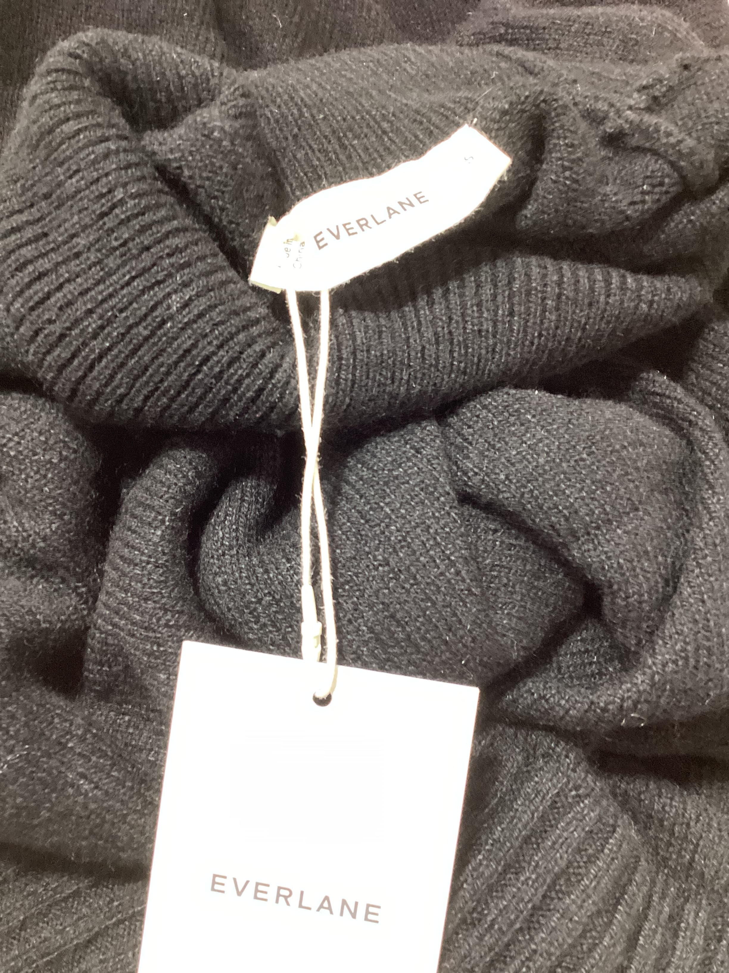 The Boxy Turtleneck In Cashmere - Image 4