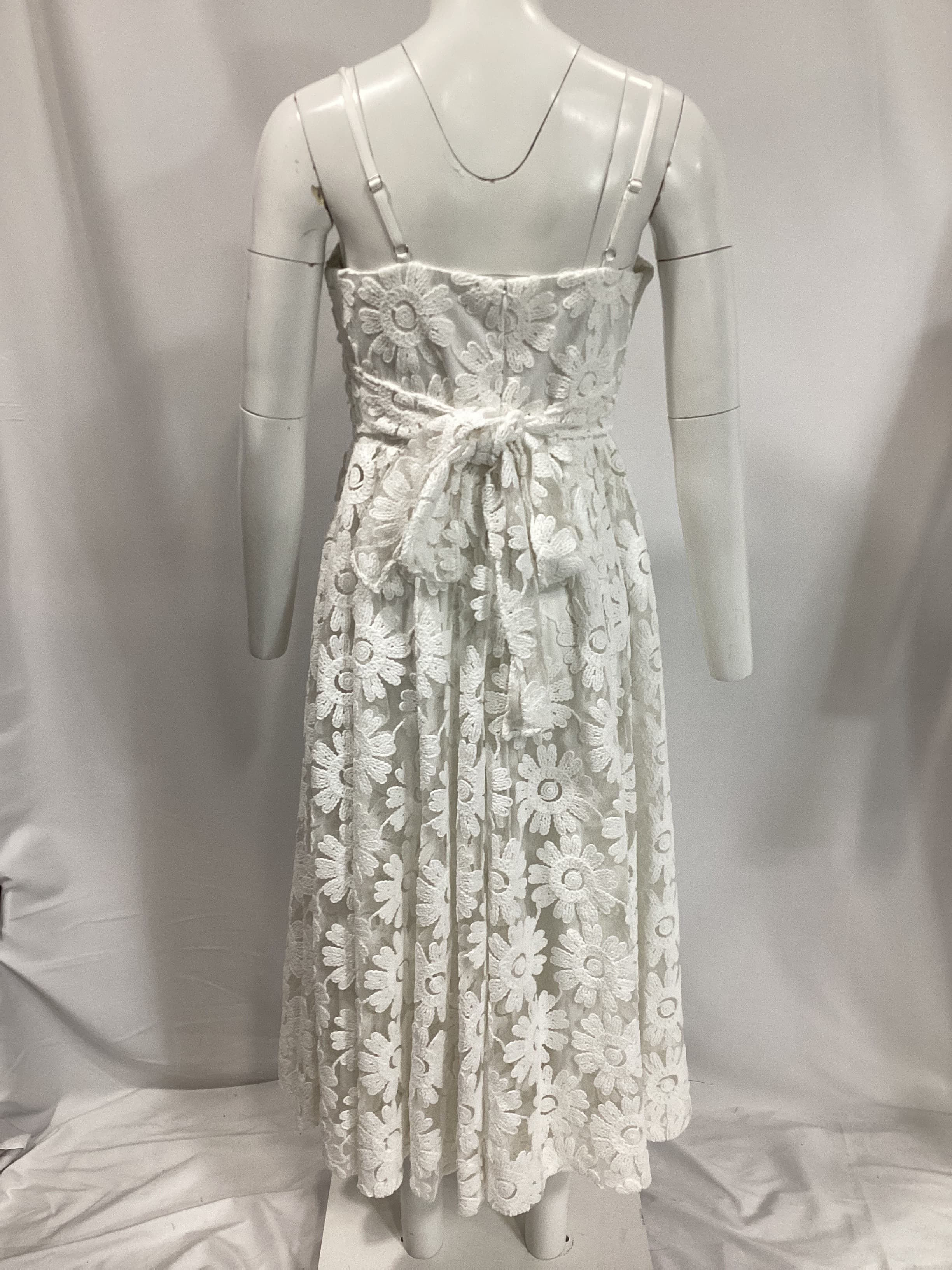 Geno Midi Dress In White - Image 3