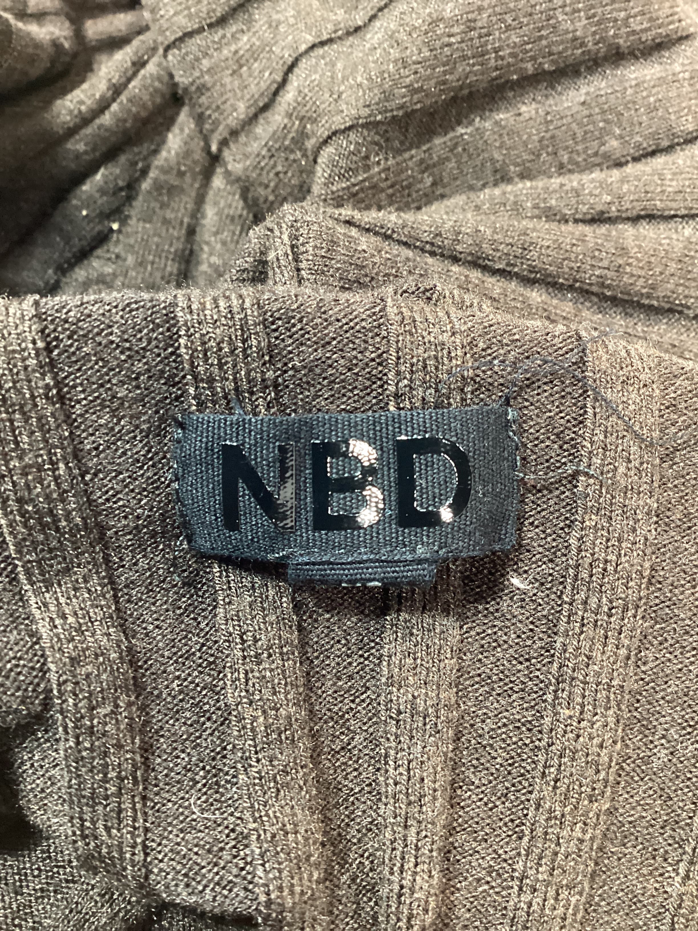 Dylan Wide Rib Cropped Sweater In Dark Brown - Image 3