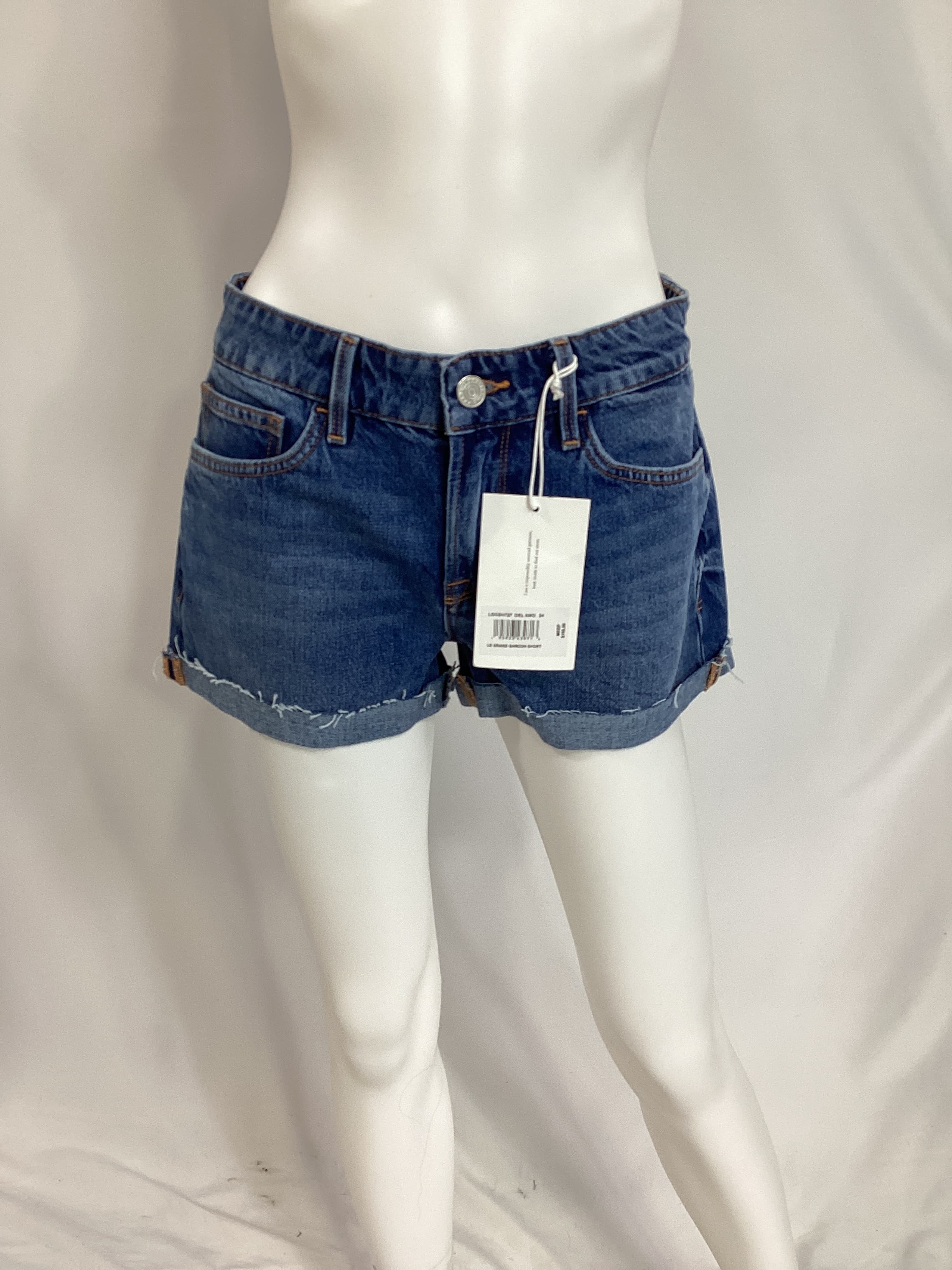 Le Grand Short In Del Amo - Image 2