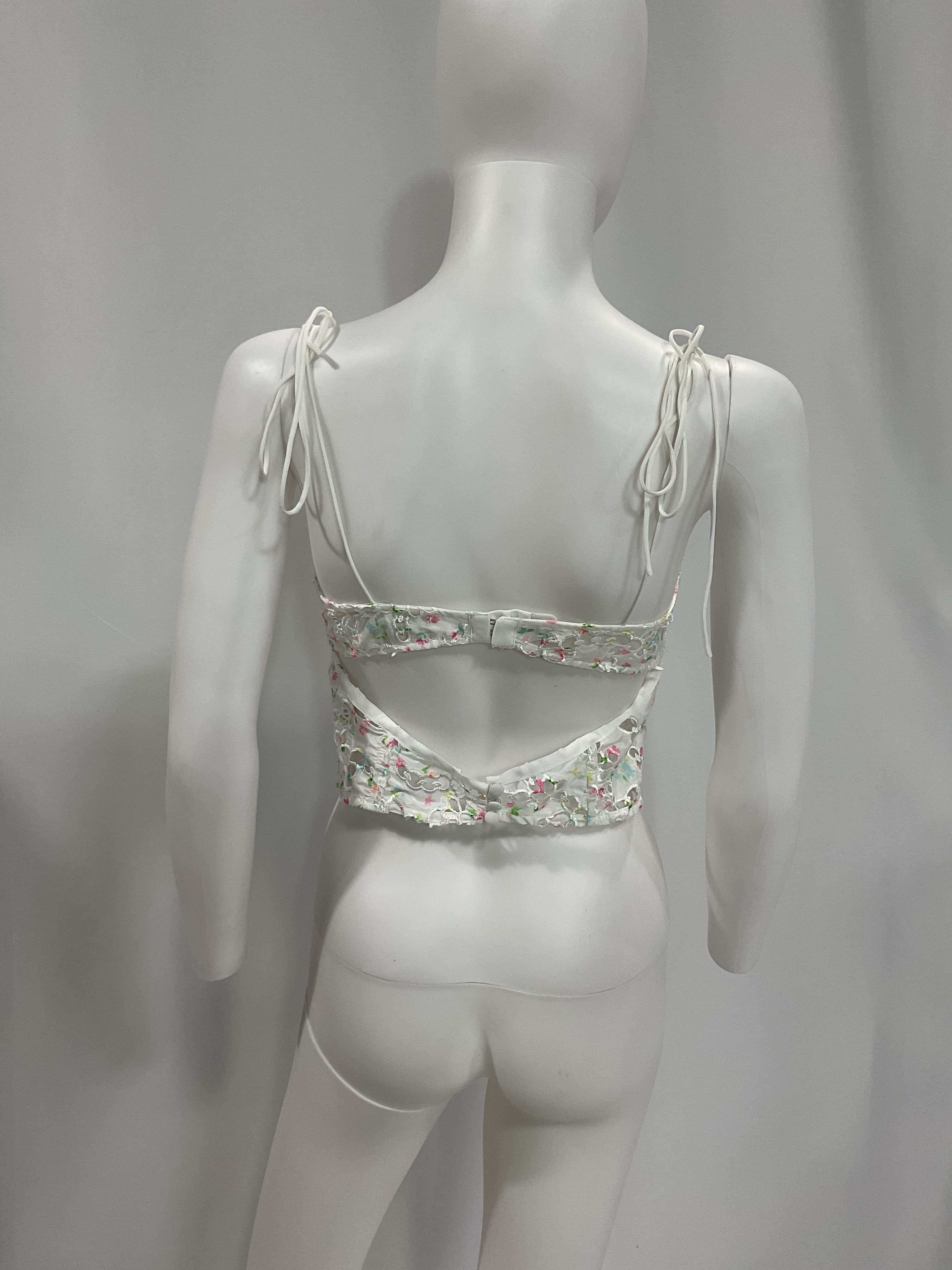 Kyra Crop Top In White - Image 2
