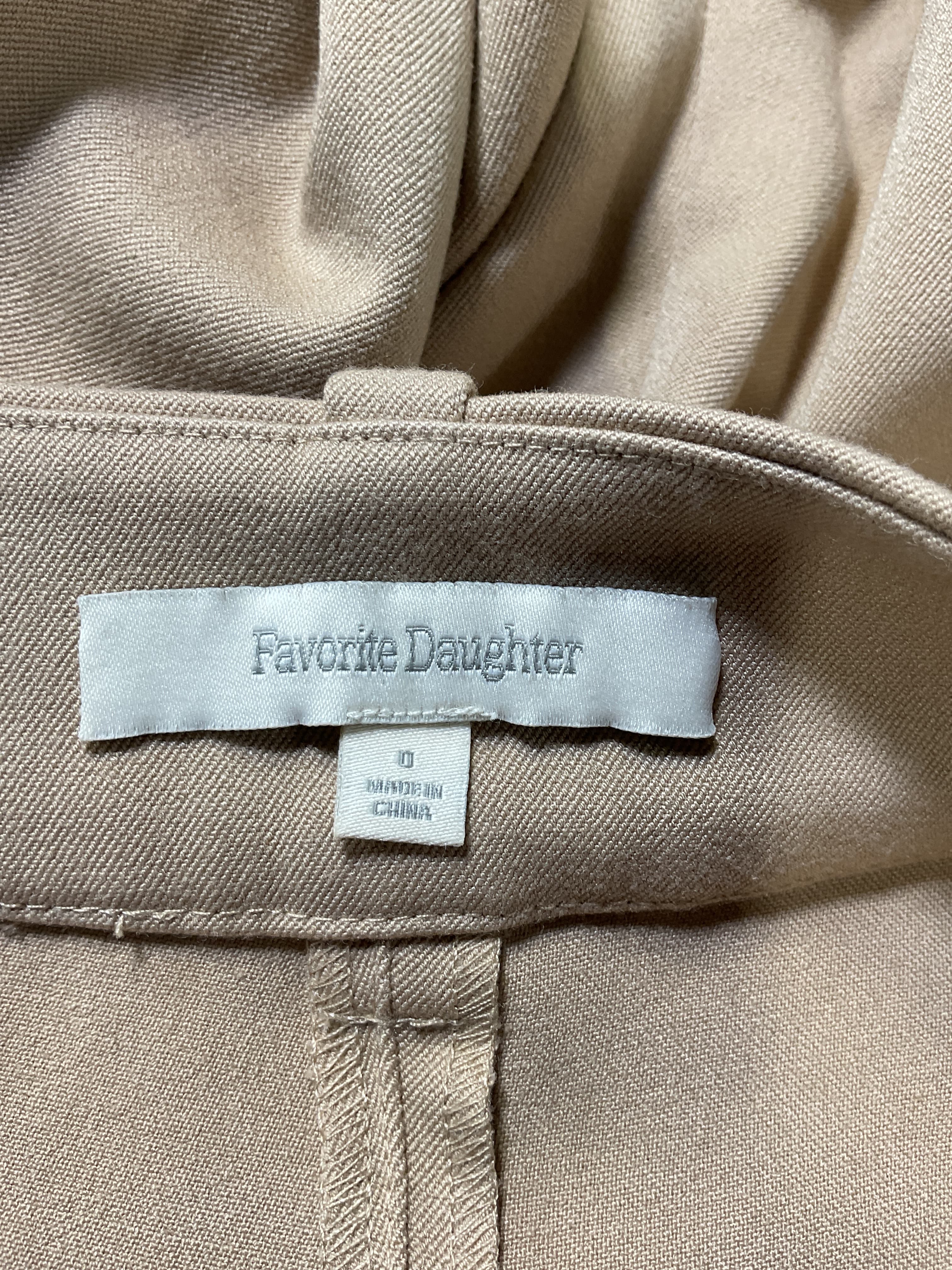 The Favorite Pant In Beige - Image 4