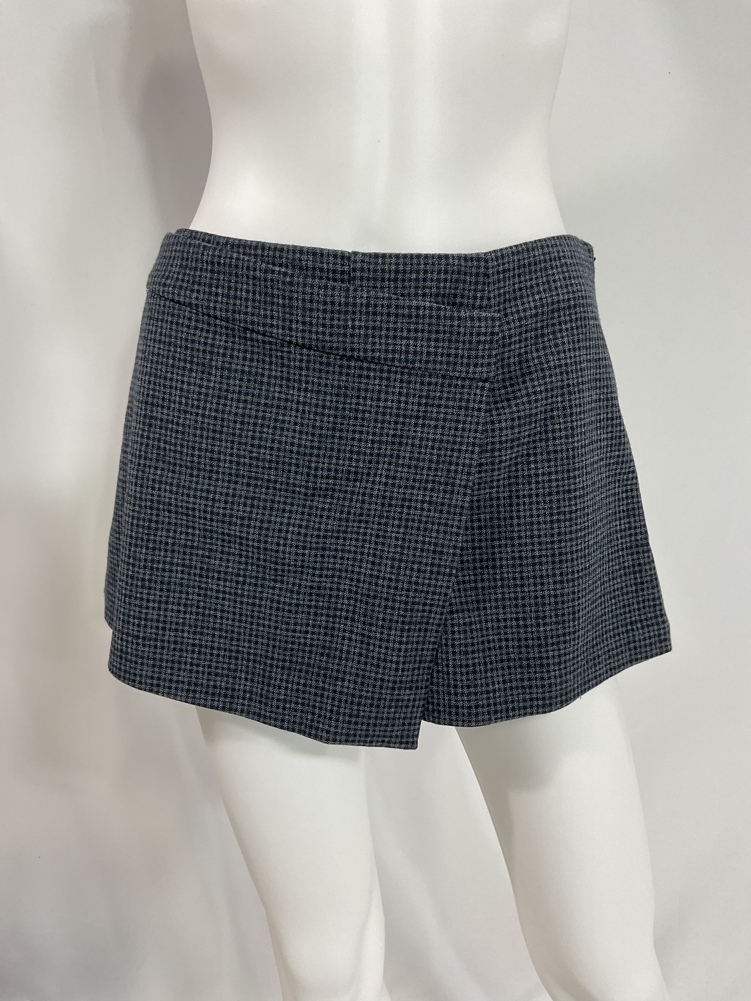 Sloan Skort In Dark Grey - Image 3