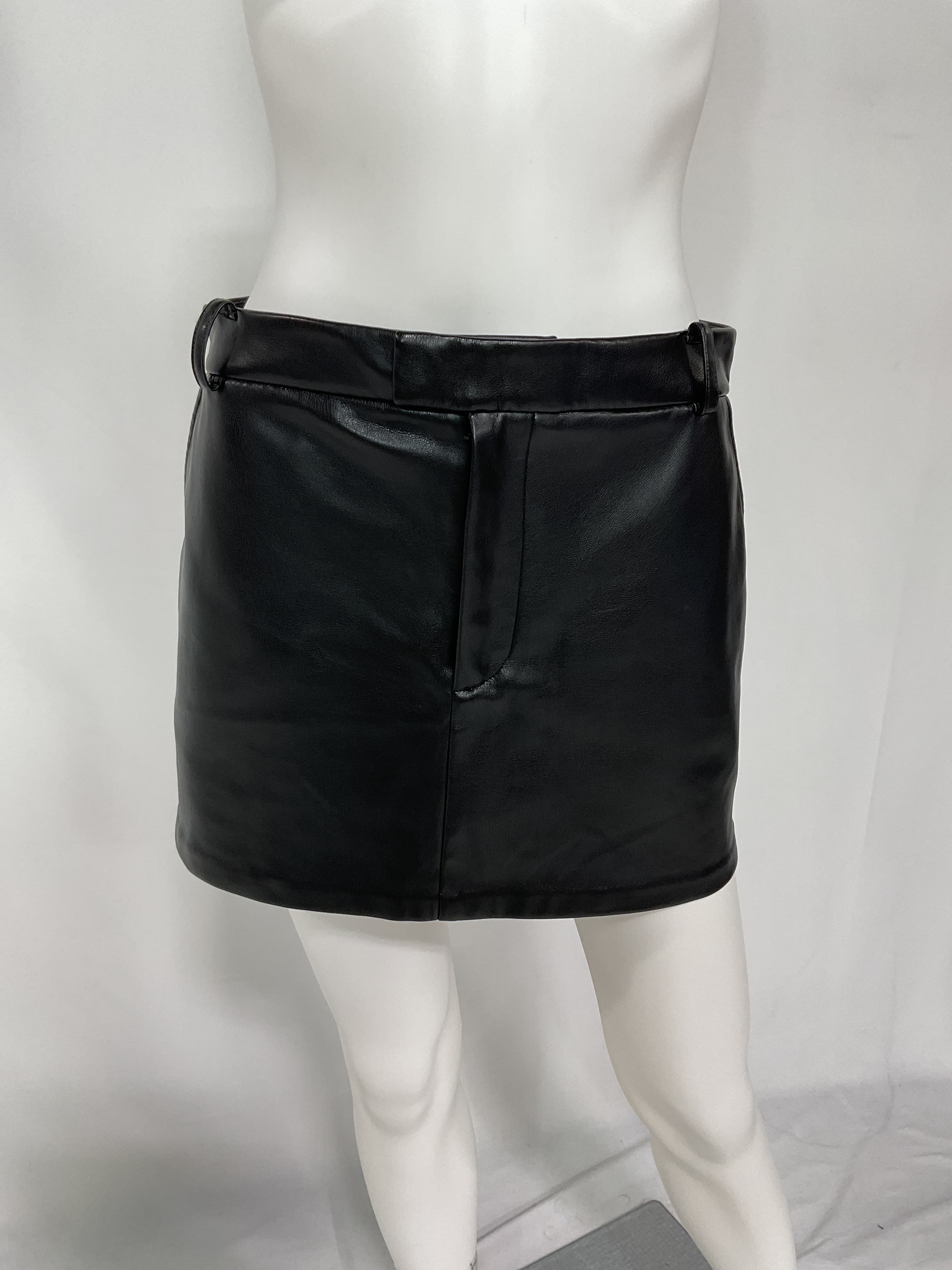 Prim Mini Skirt In Black - Image 3