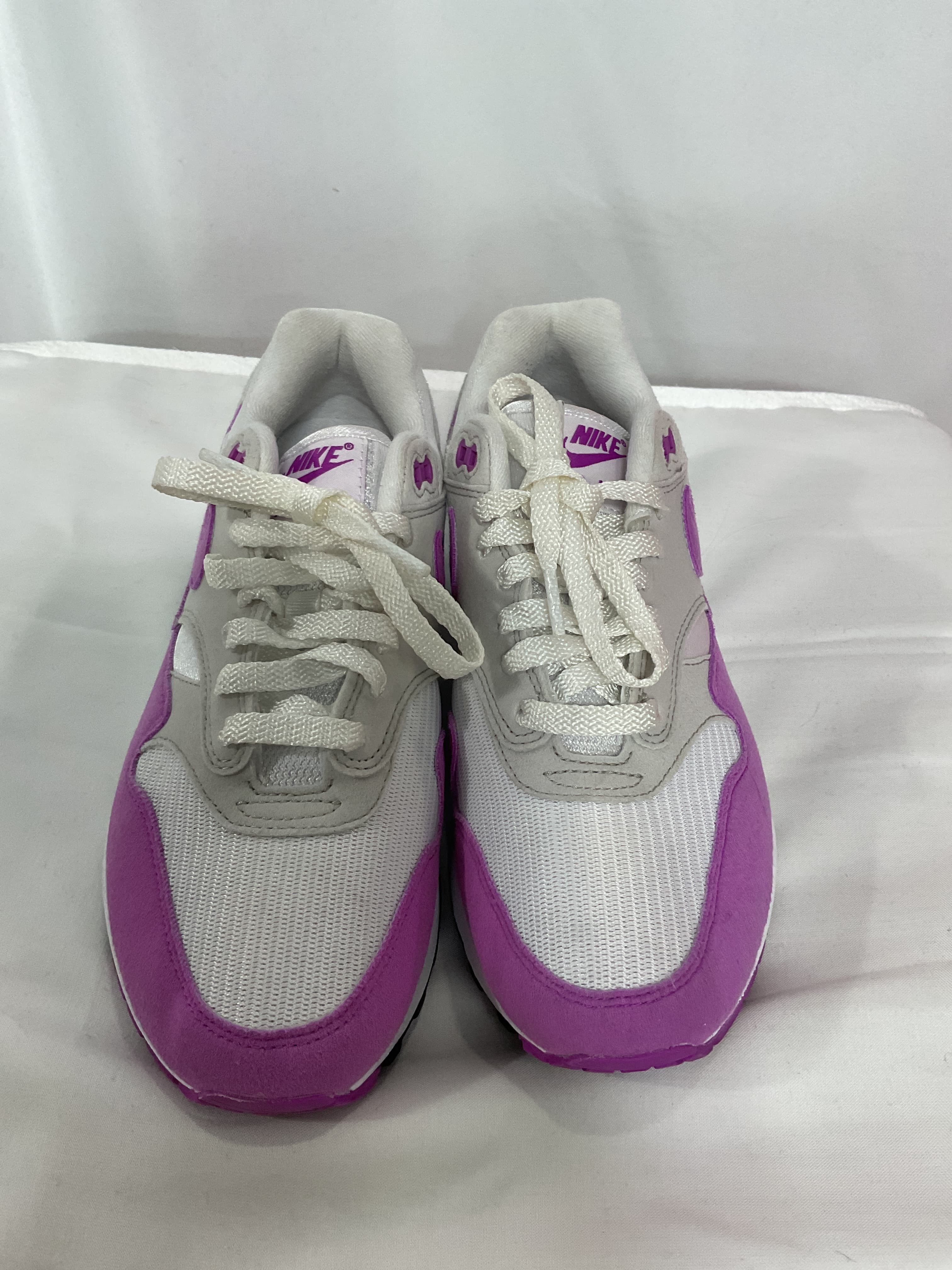 Air Max 1 '87 Sneaker In Neutral Grey & Fuchsia Dream - Image 3