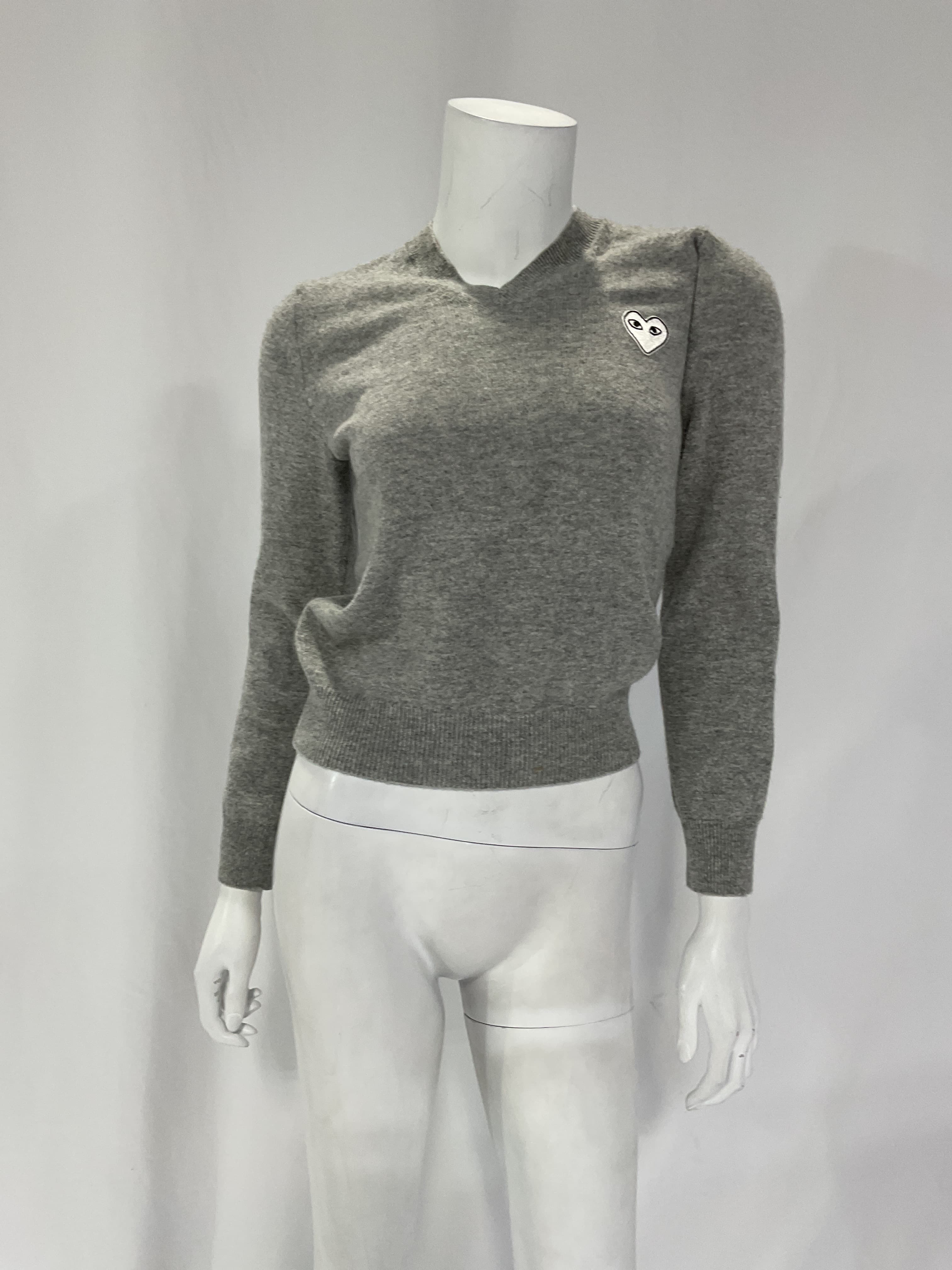 Play Heart-Appliqu V-Neck Wool Sweater - Image 2