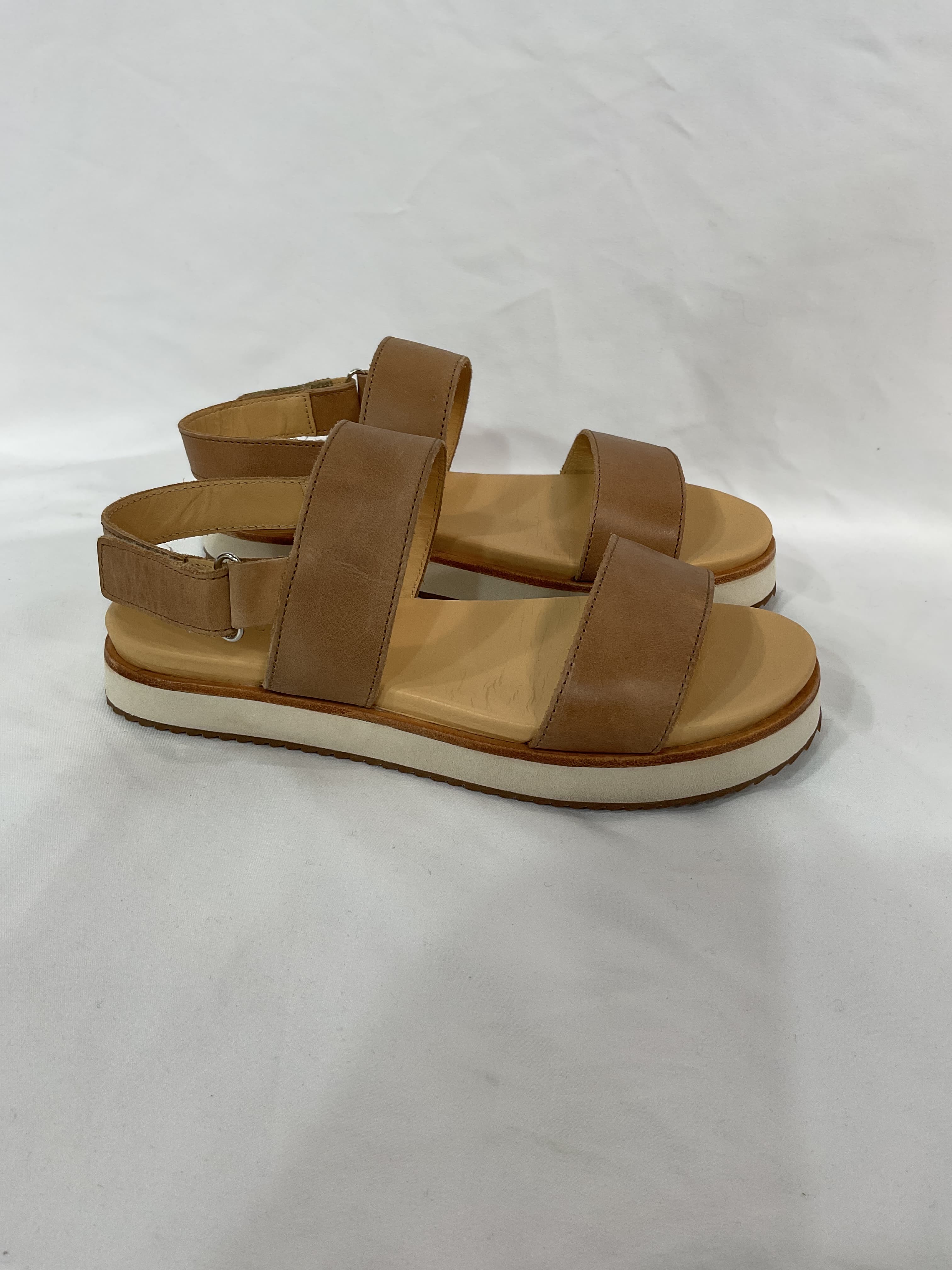 Go-To Flatform Sandal 2.0 Almond - Image 4