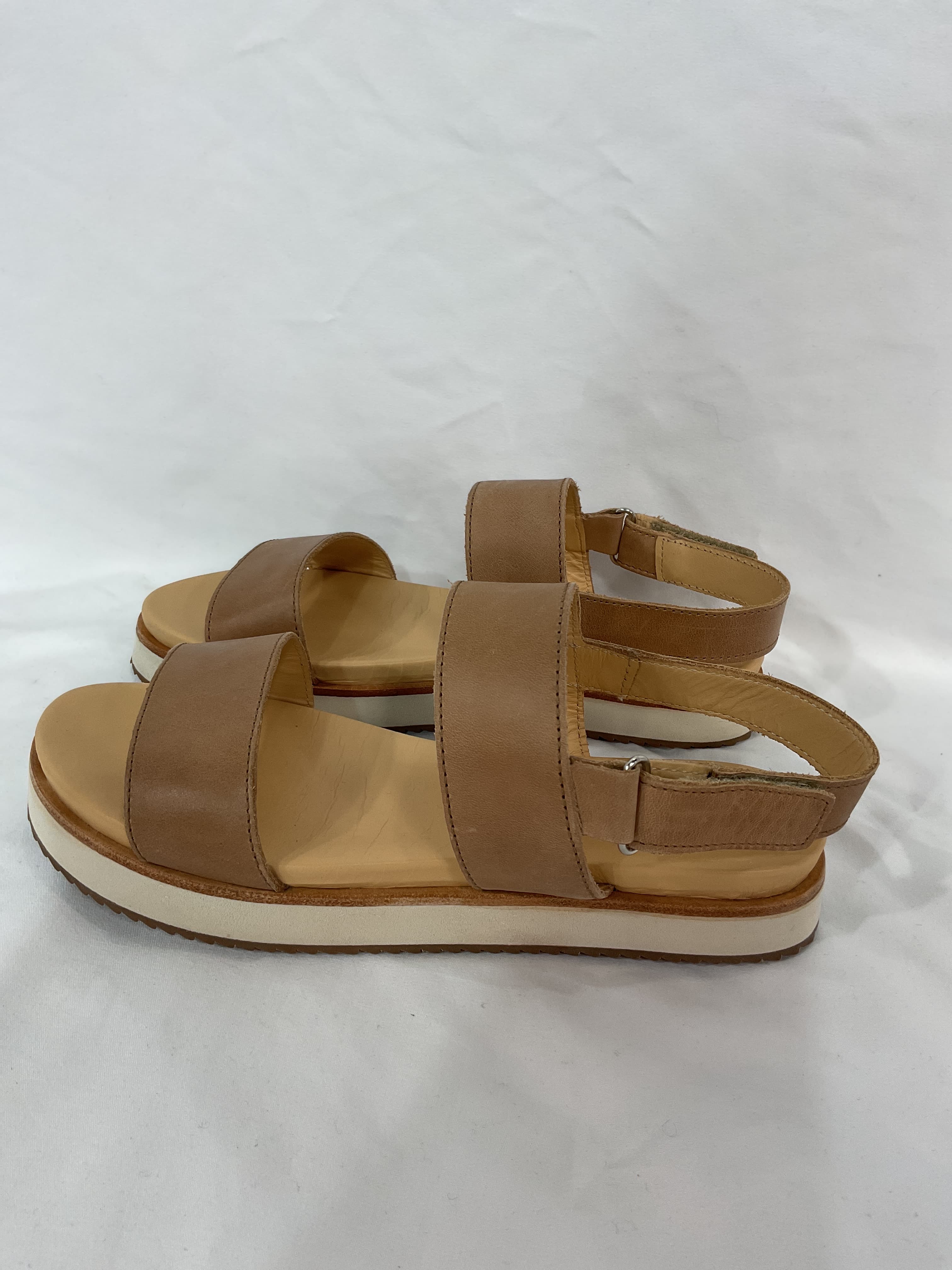 Go-To Flatform Sandal 2.0 Almond - Image 3