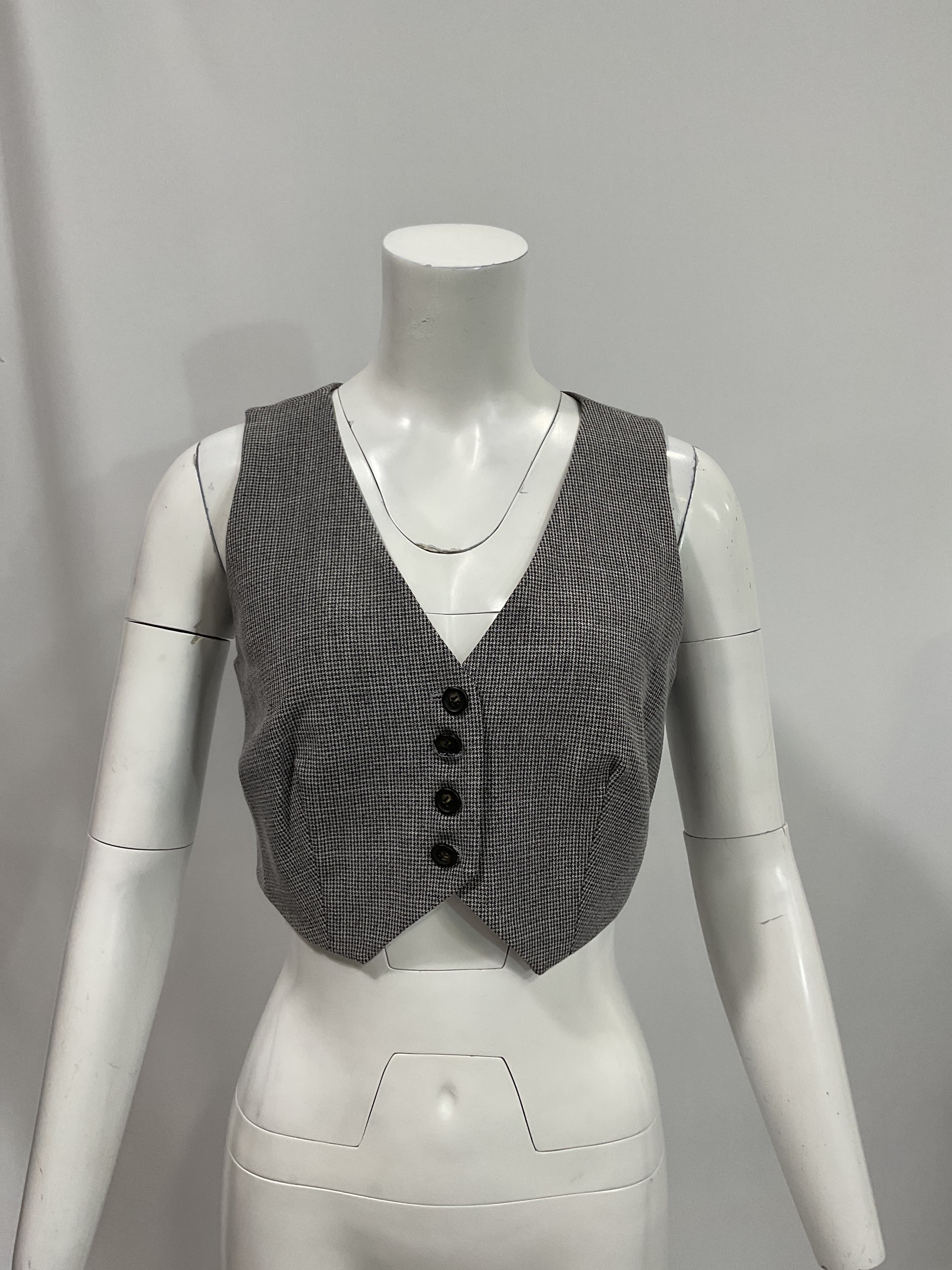 The Shrunken Vest In Steel Grey - Image 4