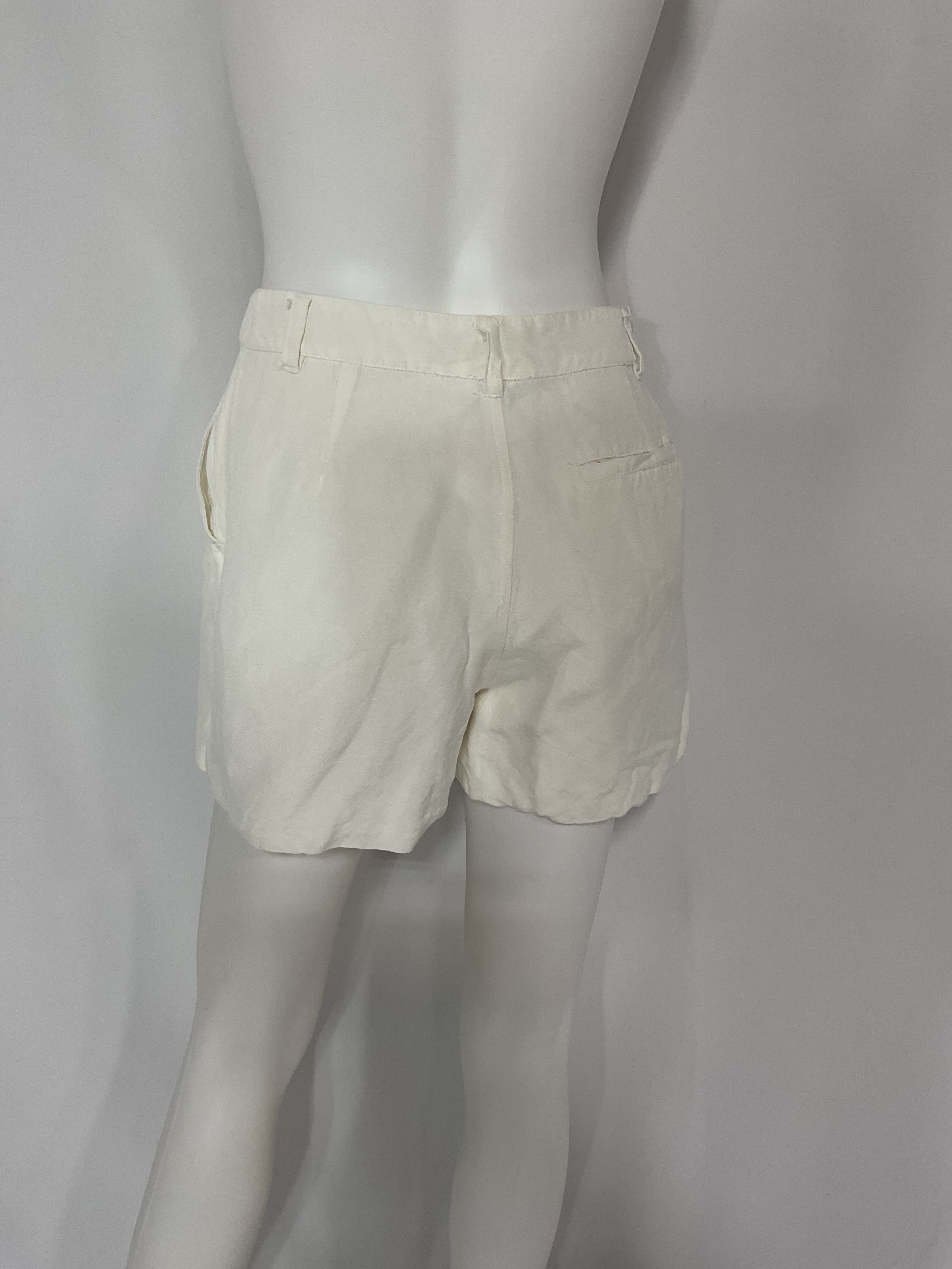 Air Linen Boyfriend Short In White - Image 3
