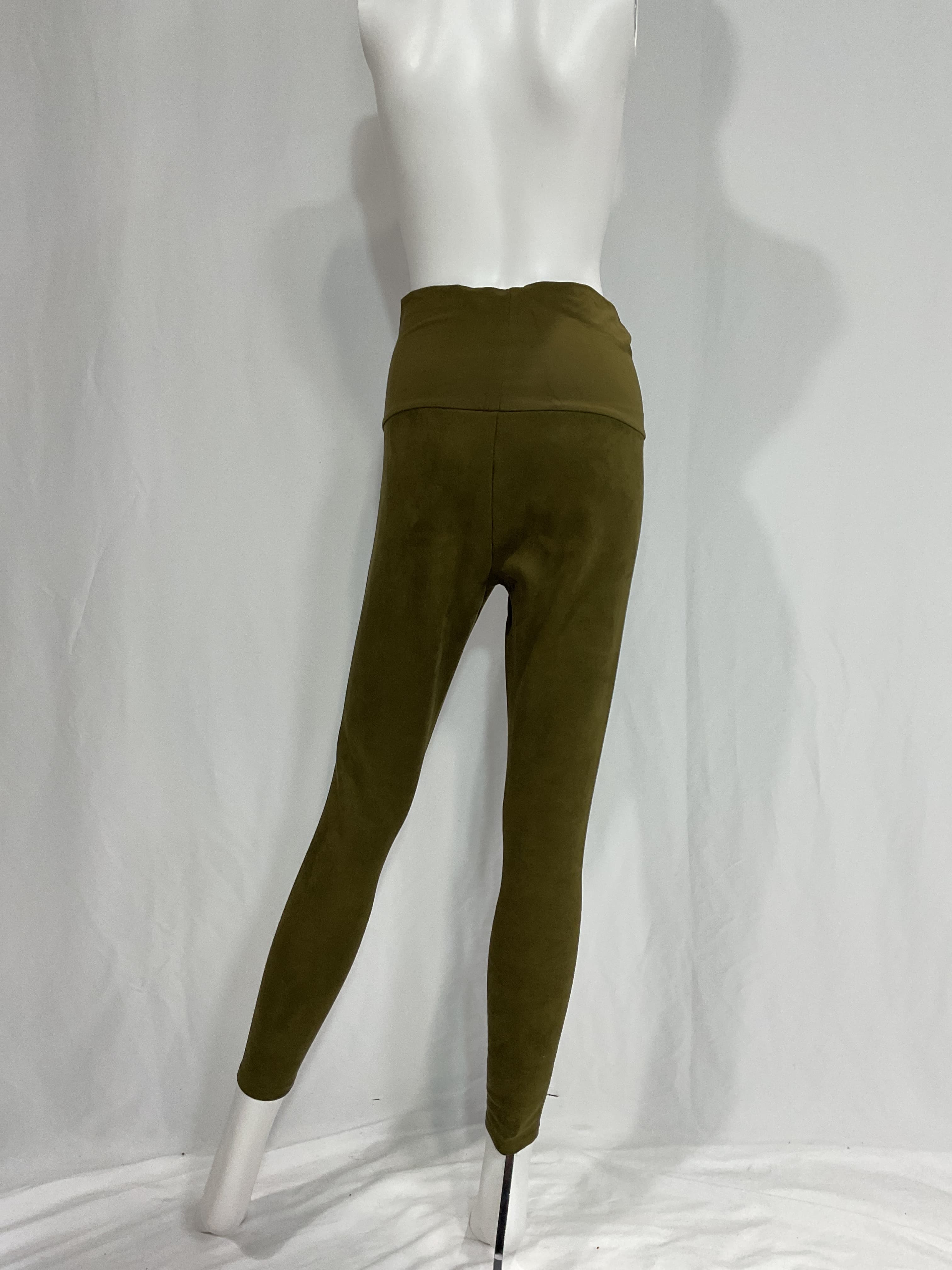 The Vegan Stretch Suede Before, During & After Legging - Image 4