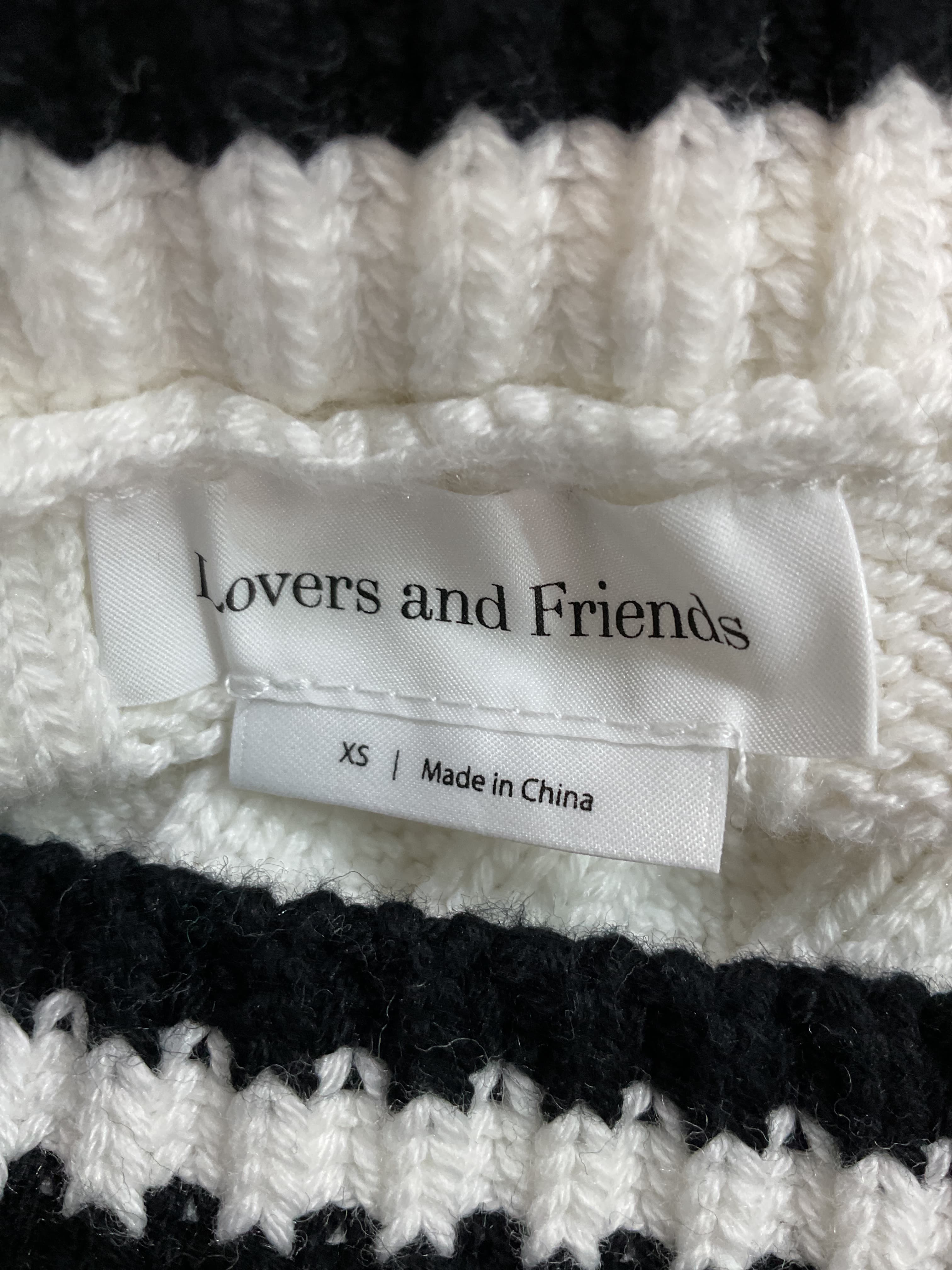 Danil V Neck Sweater In White & Black - Image 3