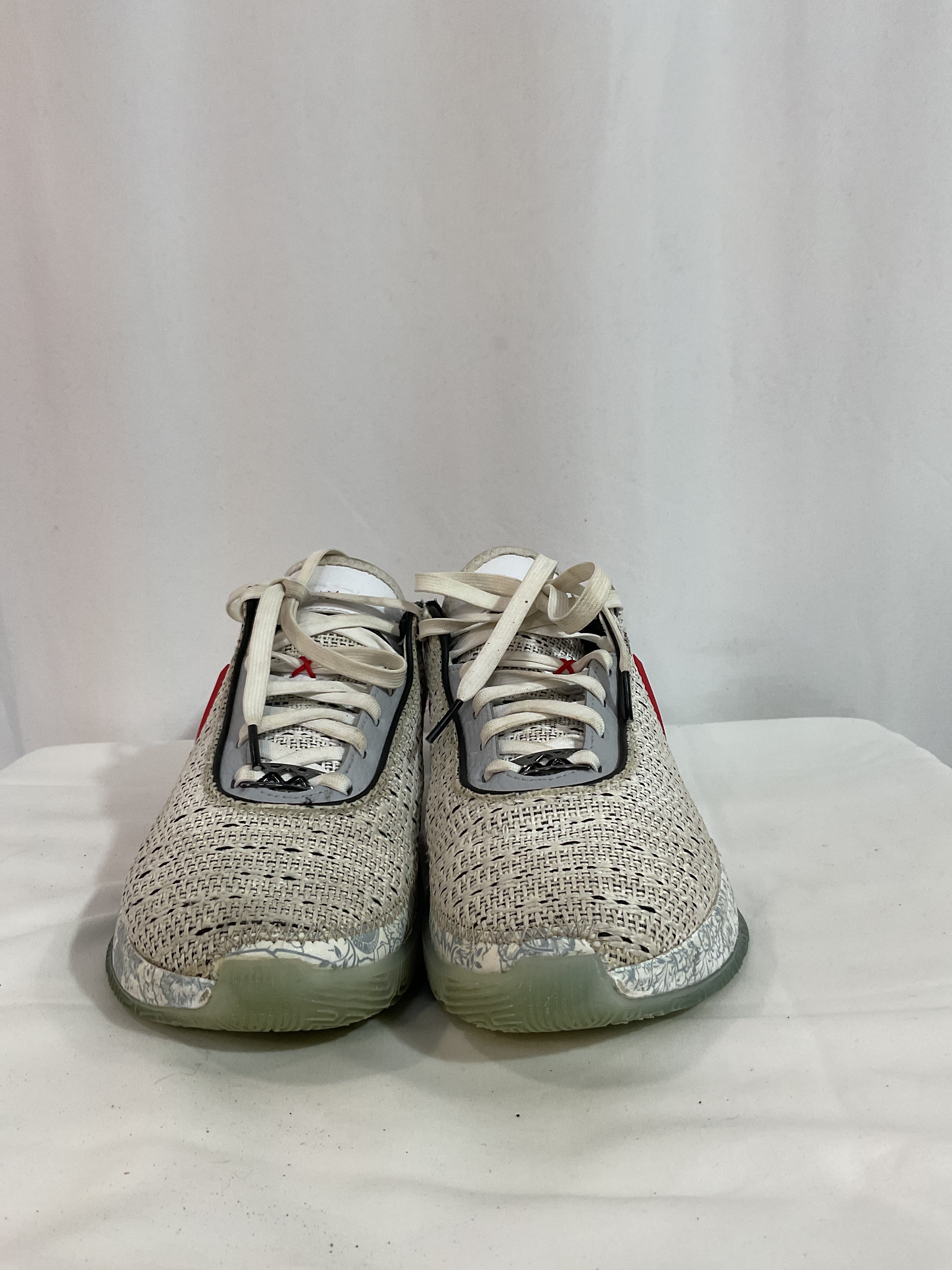 Lebron Xx Big Kids' Basketball Shoes - Image 3