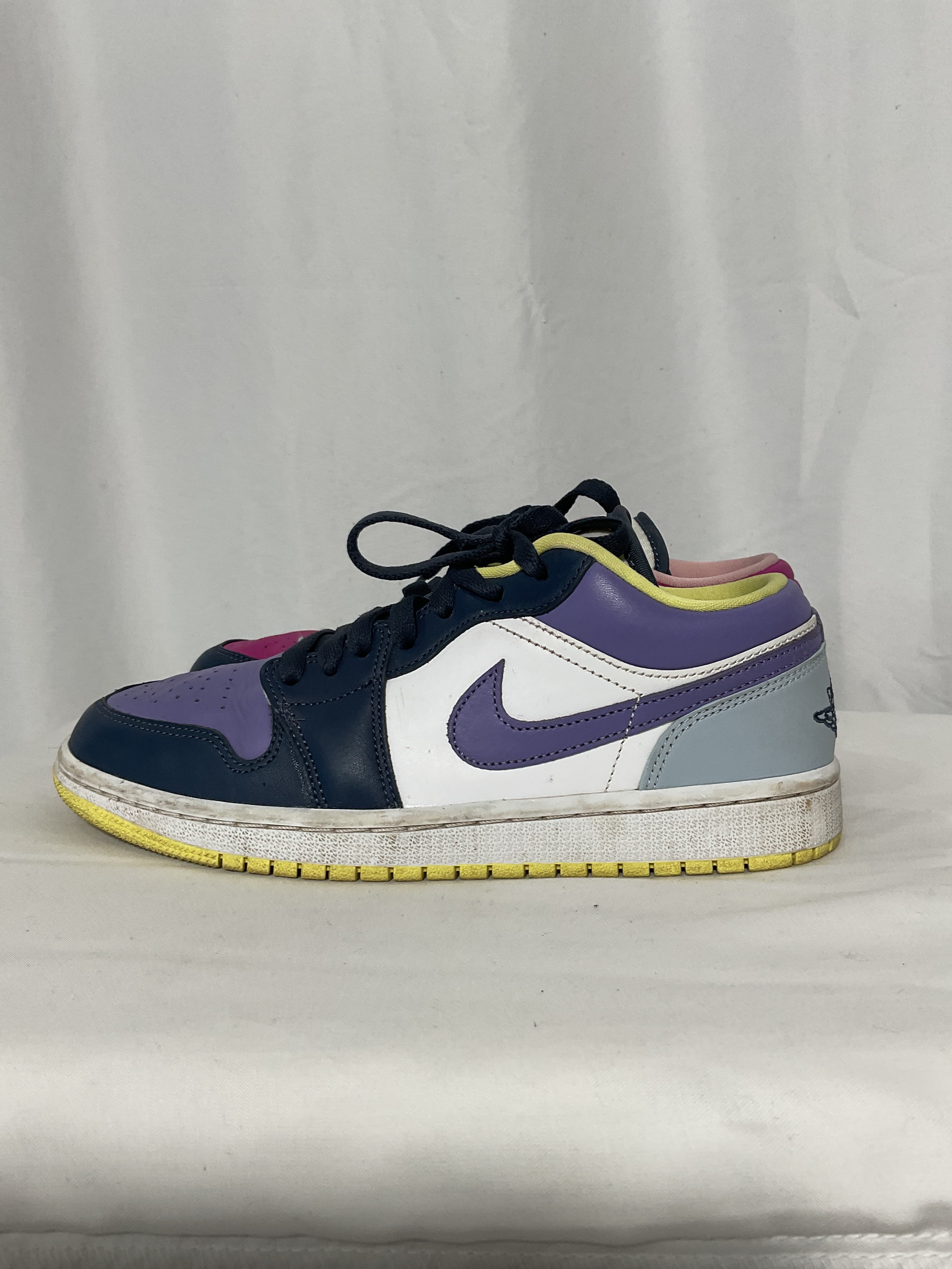 Air Jordan 1 Low Se Sneakers - Image 2