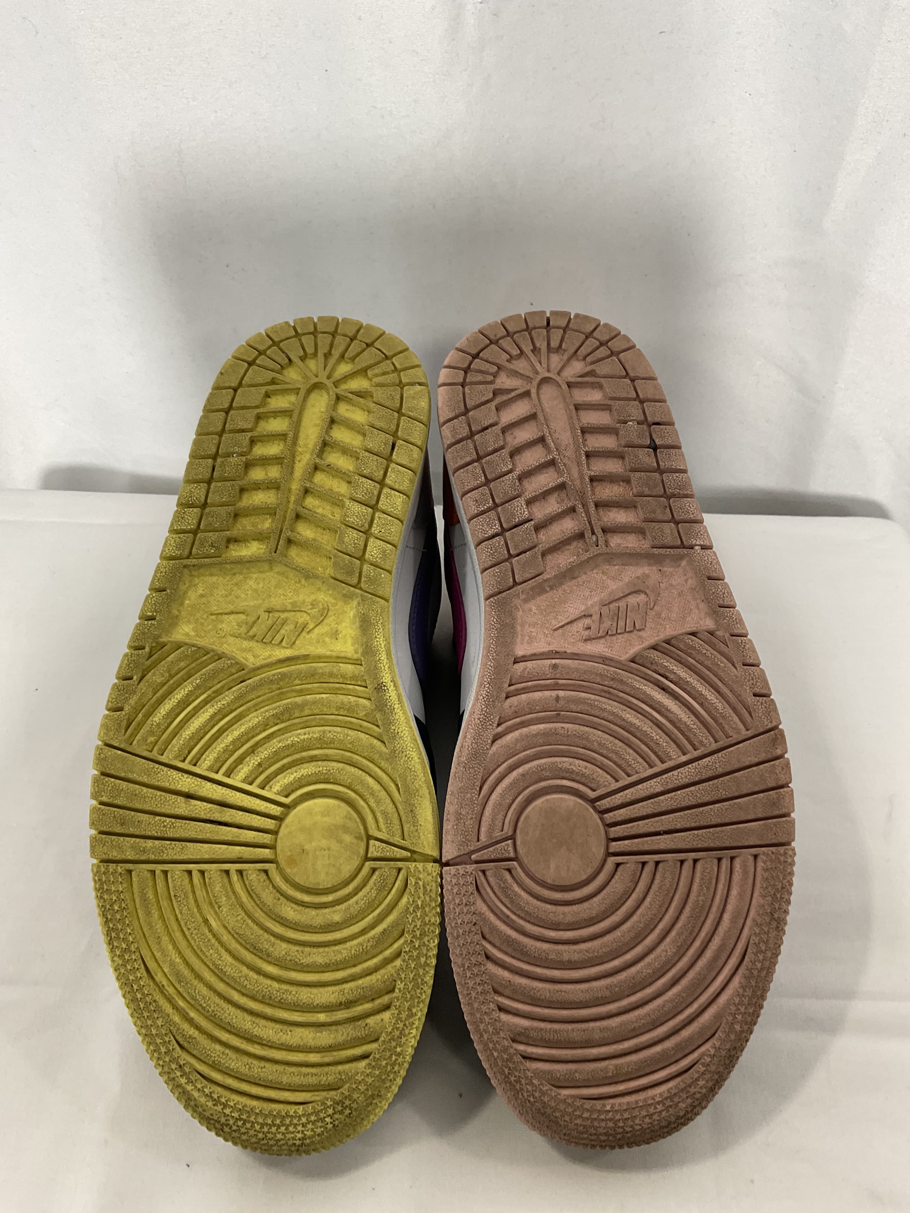 Air Jordan 1 Low Se Sneakers - Image 3