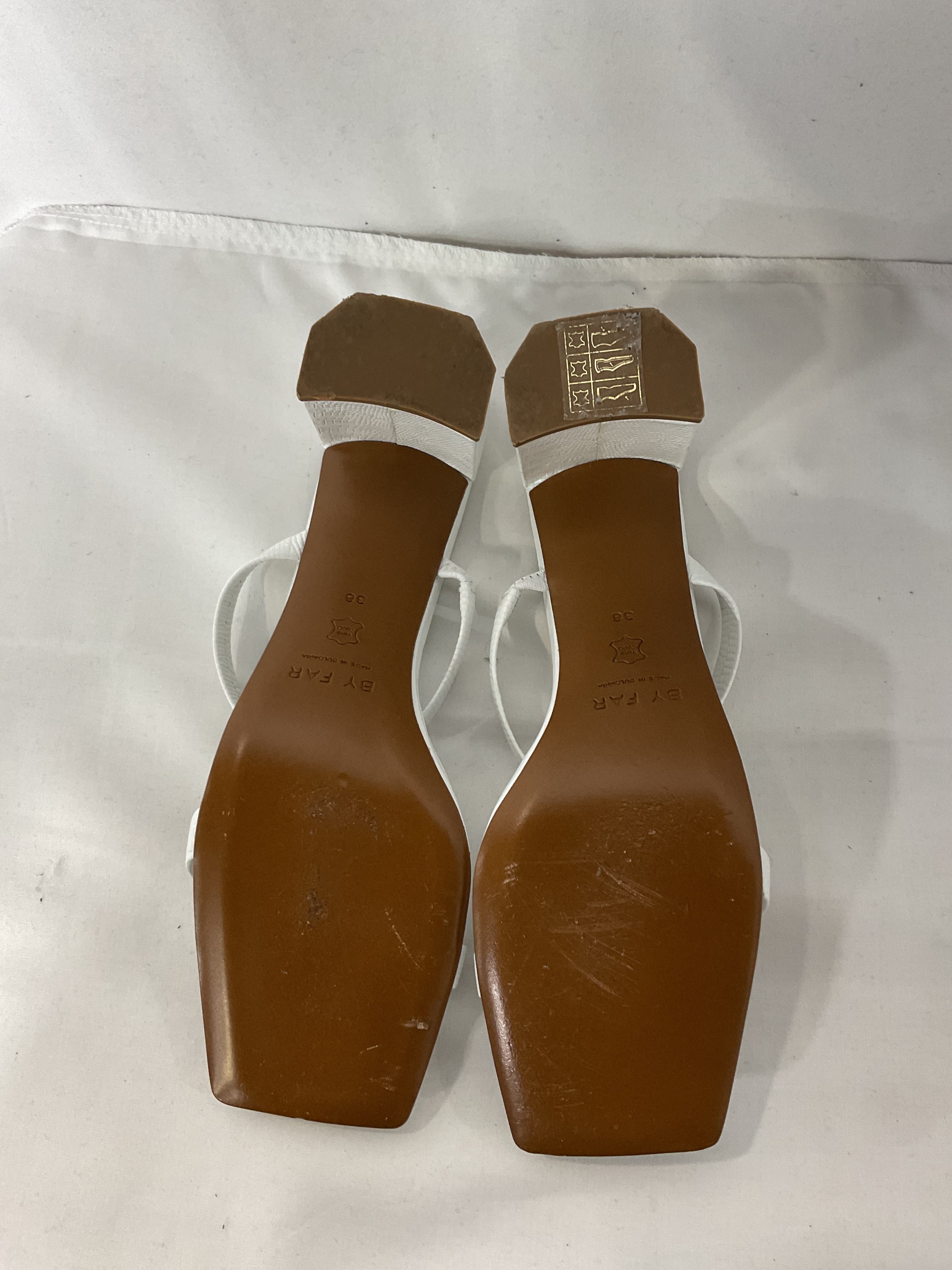 Tanya Embossed Chunky Heel S - Image 2