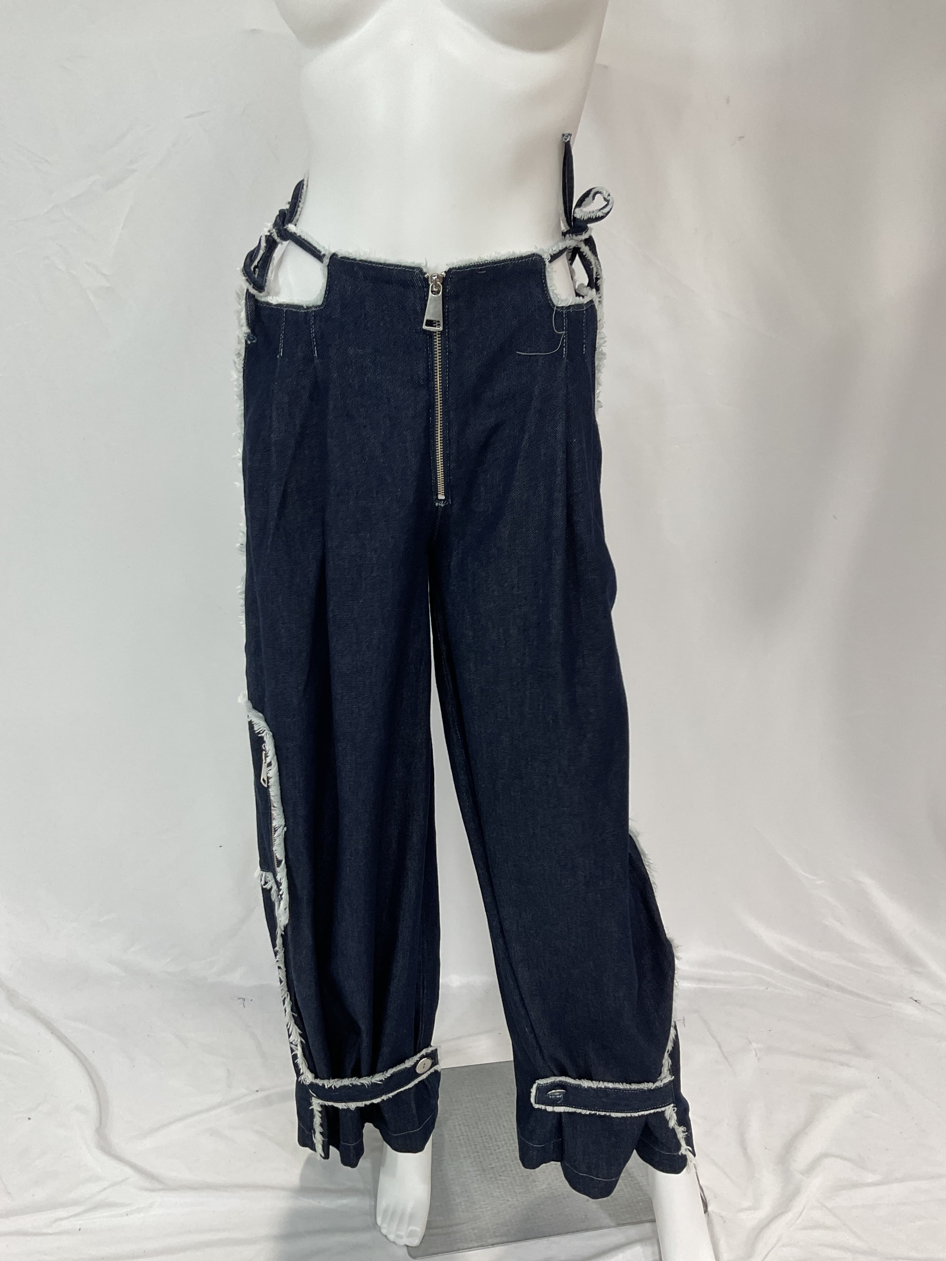 Low Waist Pleated Pant In Navy Blue - Image 3