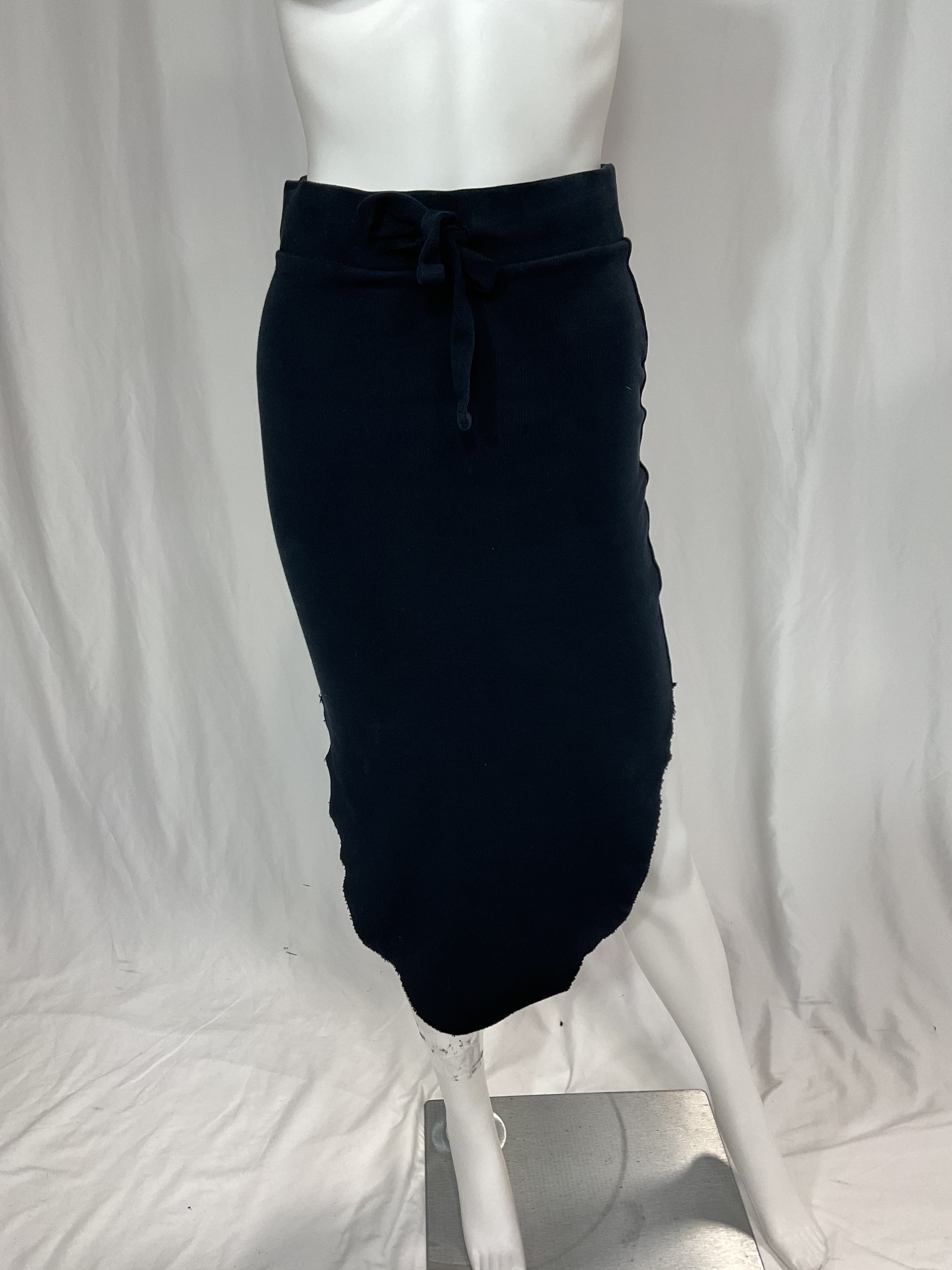 Unforgettable Skirt In British Royal Navy - Image 3