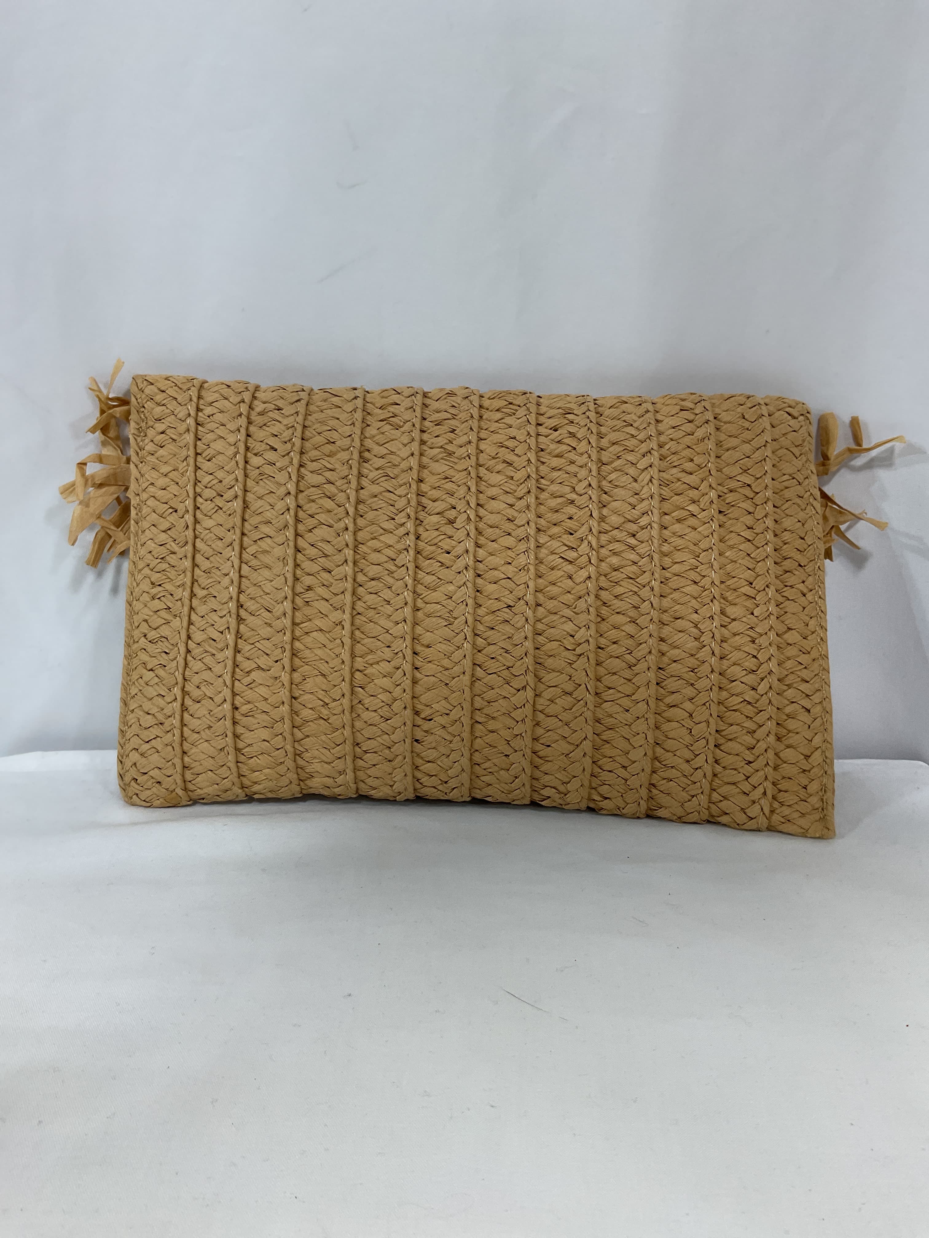 Be Mine Straw Clutch - Image 2