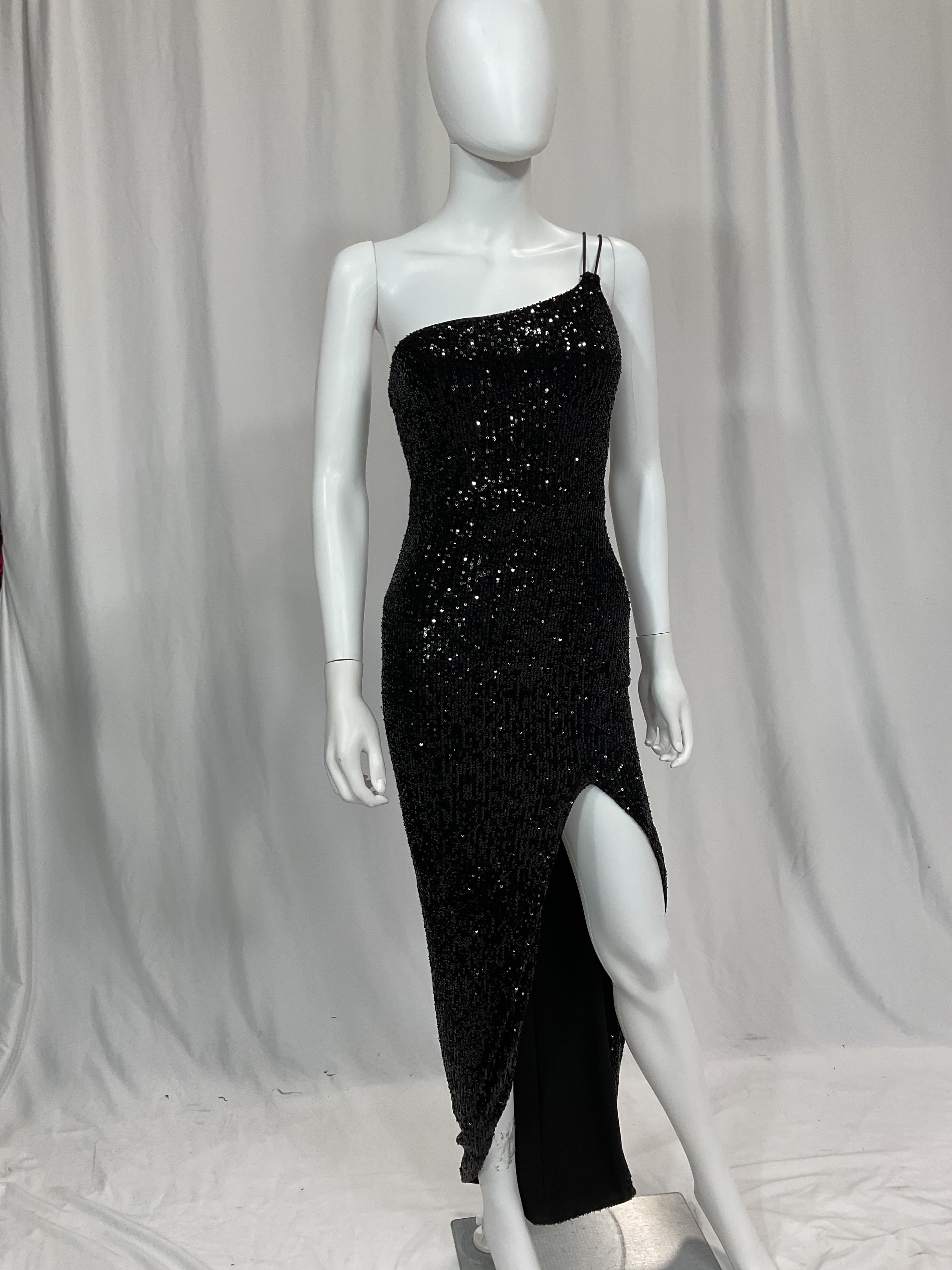 Leilani On Shoulder Gown In Black - Image 2