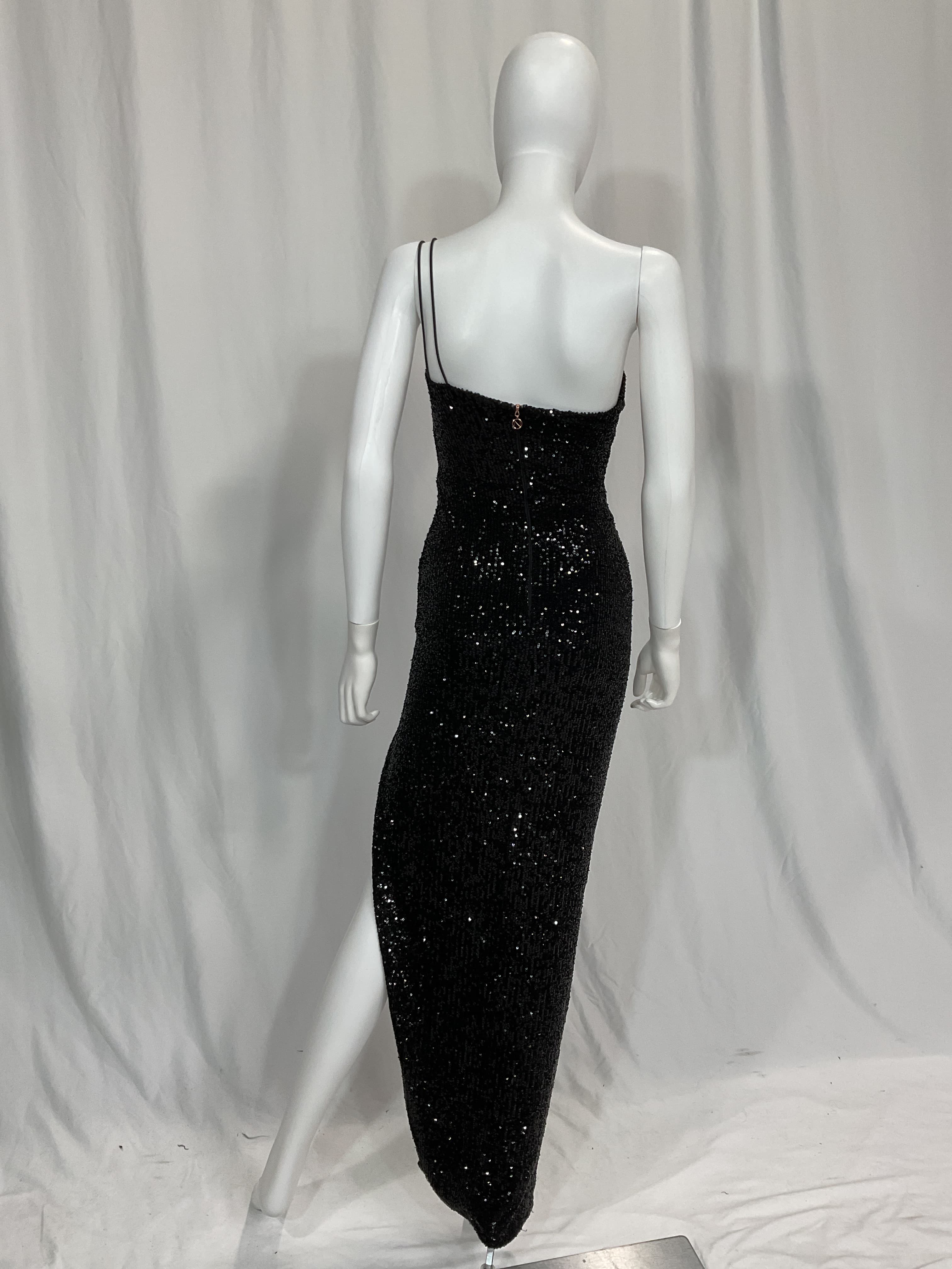 Leilani On Shoulder Gown In Black - Image 4