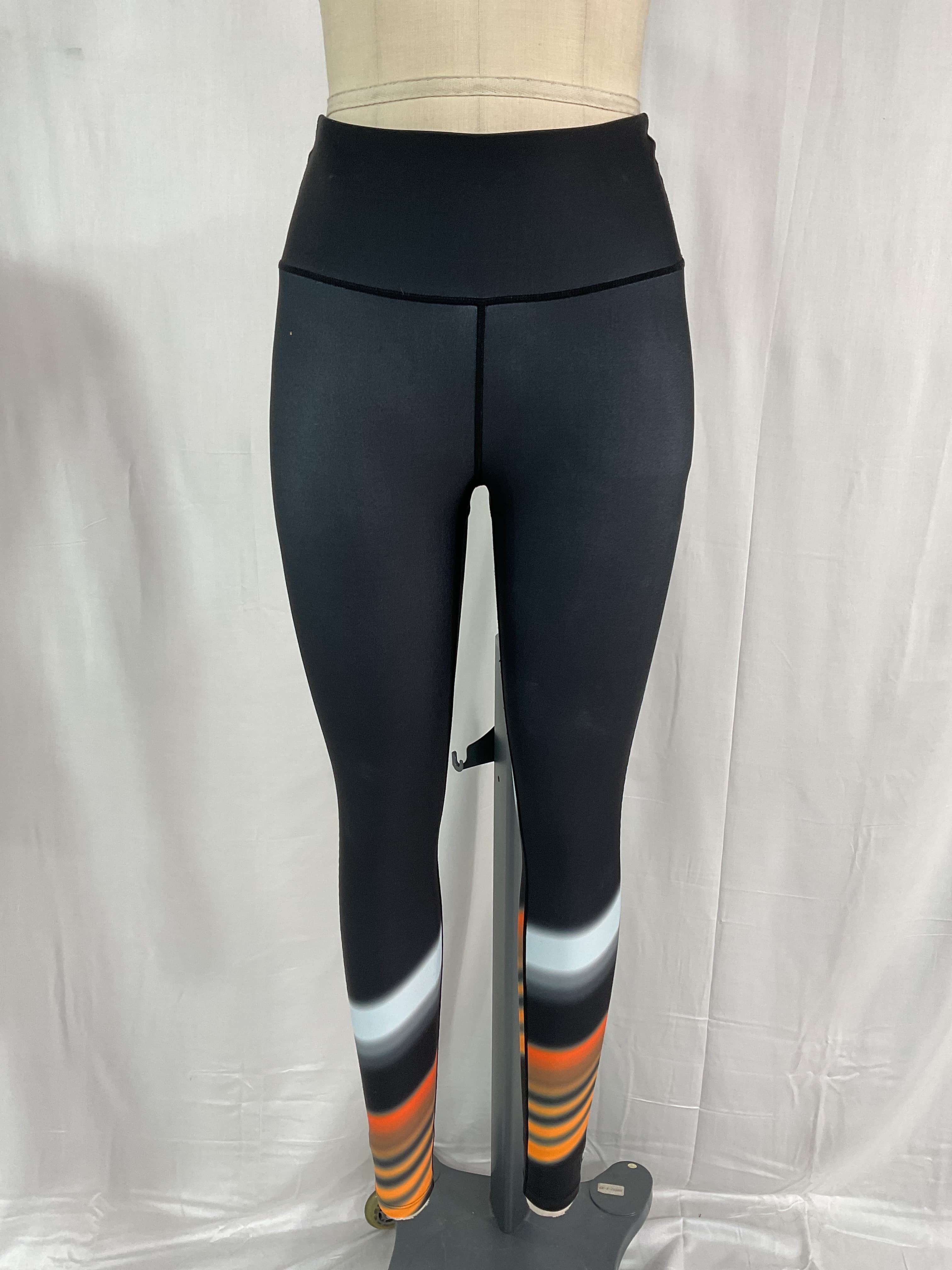 Wave Form Leggings - Image 2