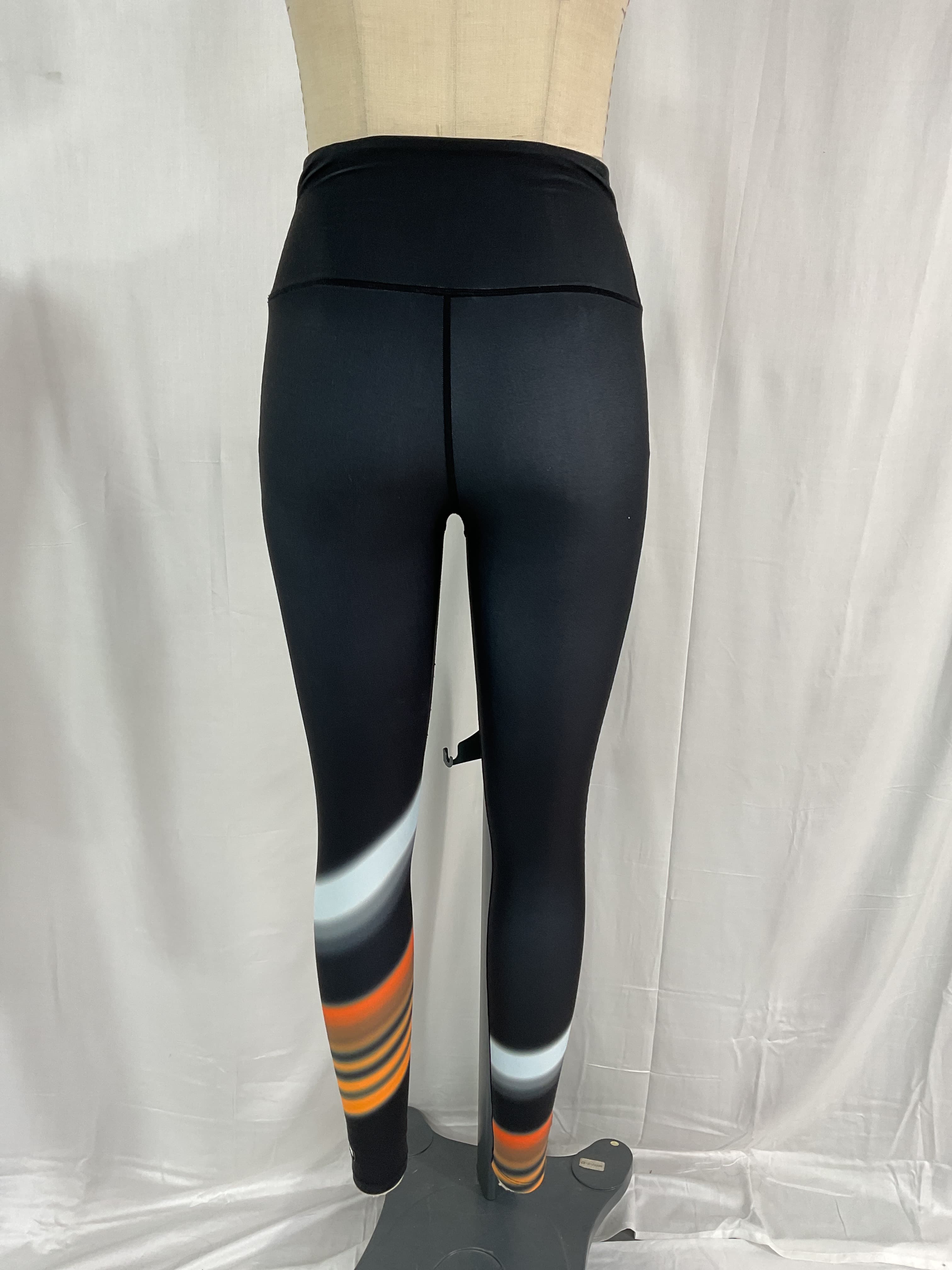 Wave Form Leggings - Image 3