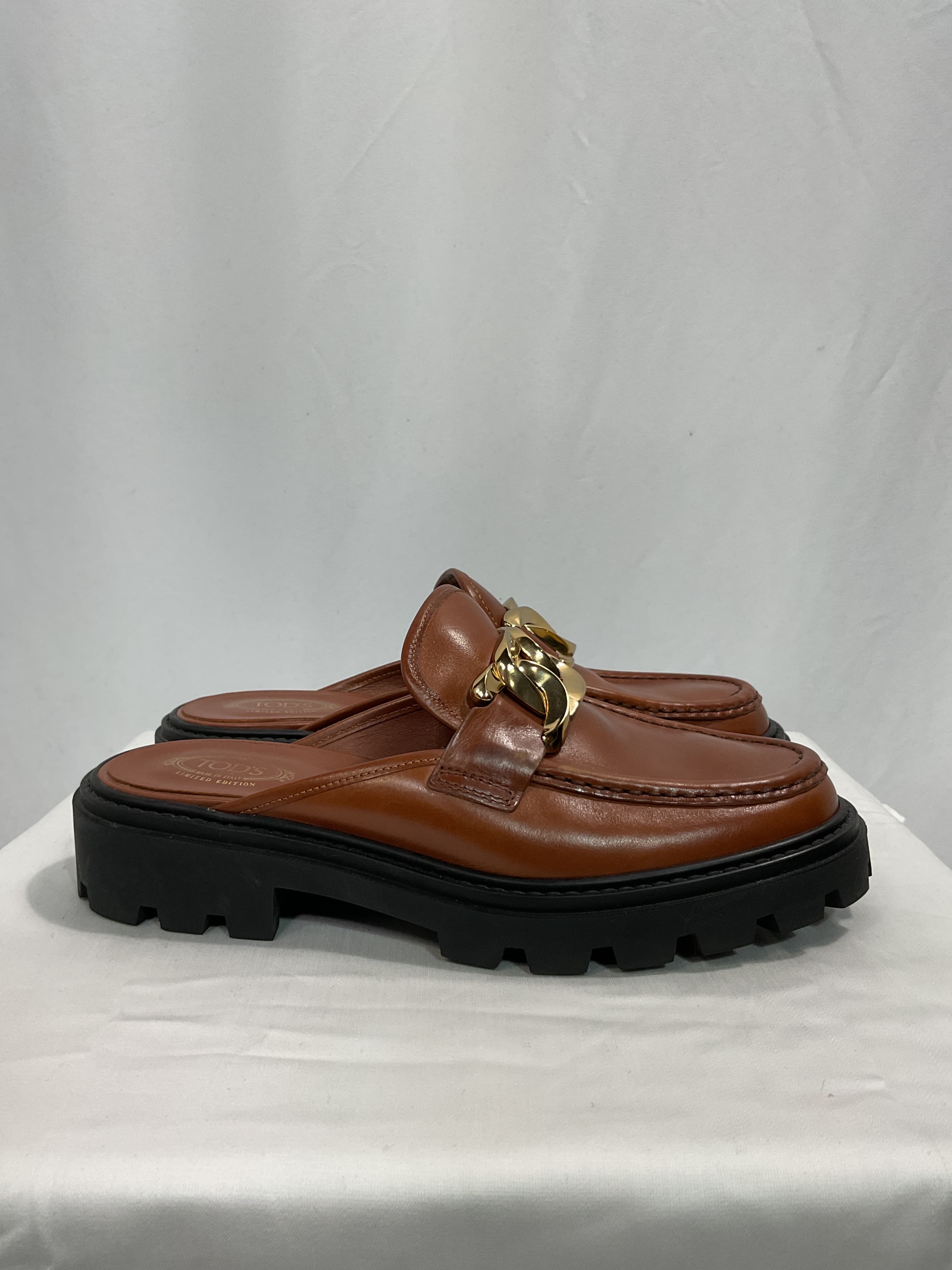 Gomma Pesante Chain-Embellished Leather Mules - Image 2