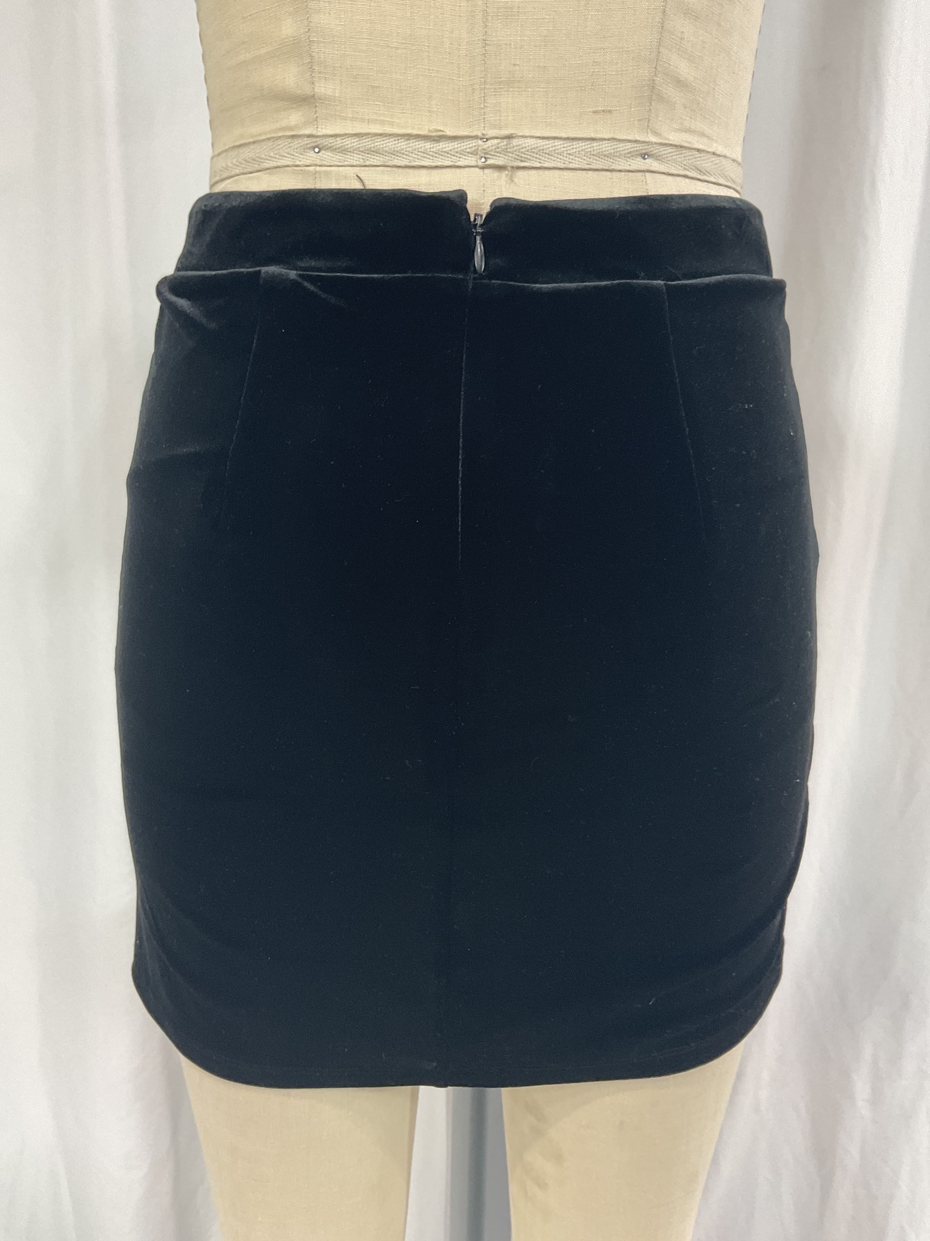 Lori Mini Skirt In Black - Image 3