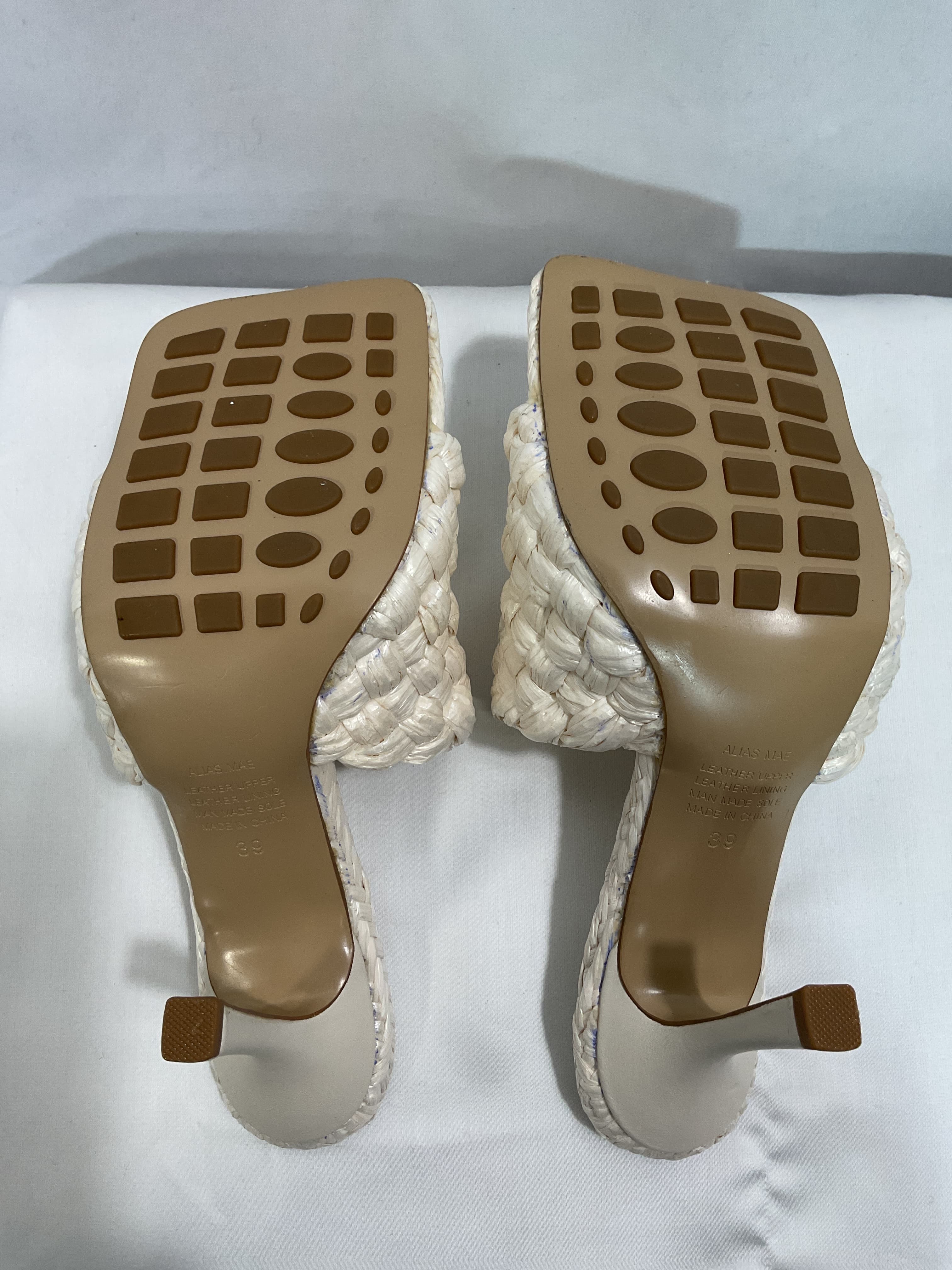 Lennon Mule Sandal In Bone - Image 3