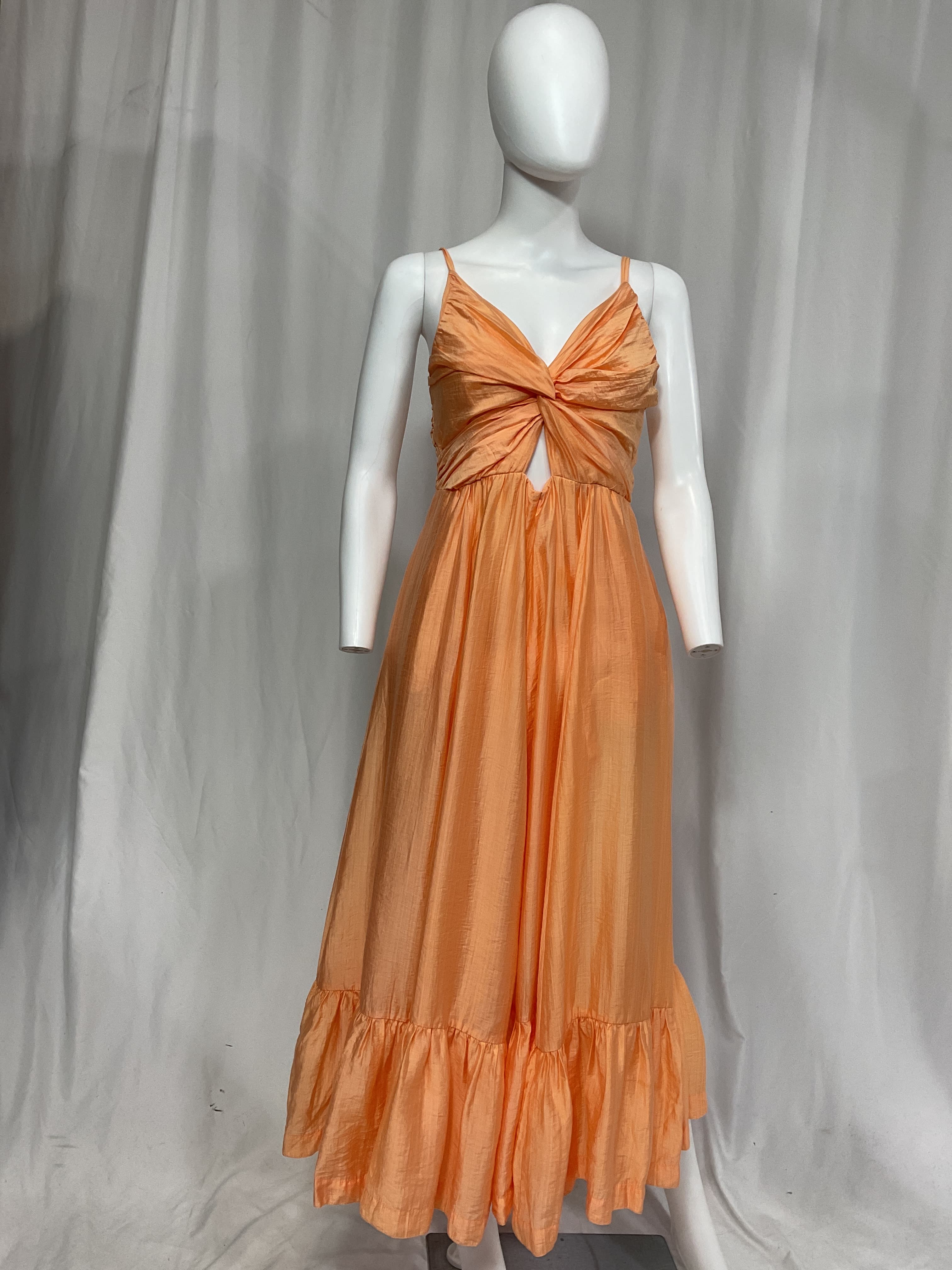 Olinda Dress In Peach - Image 3