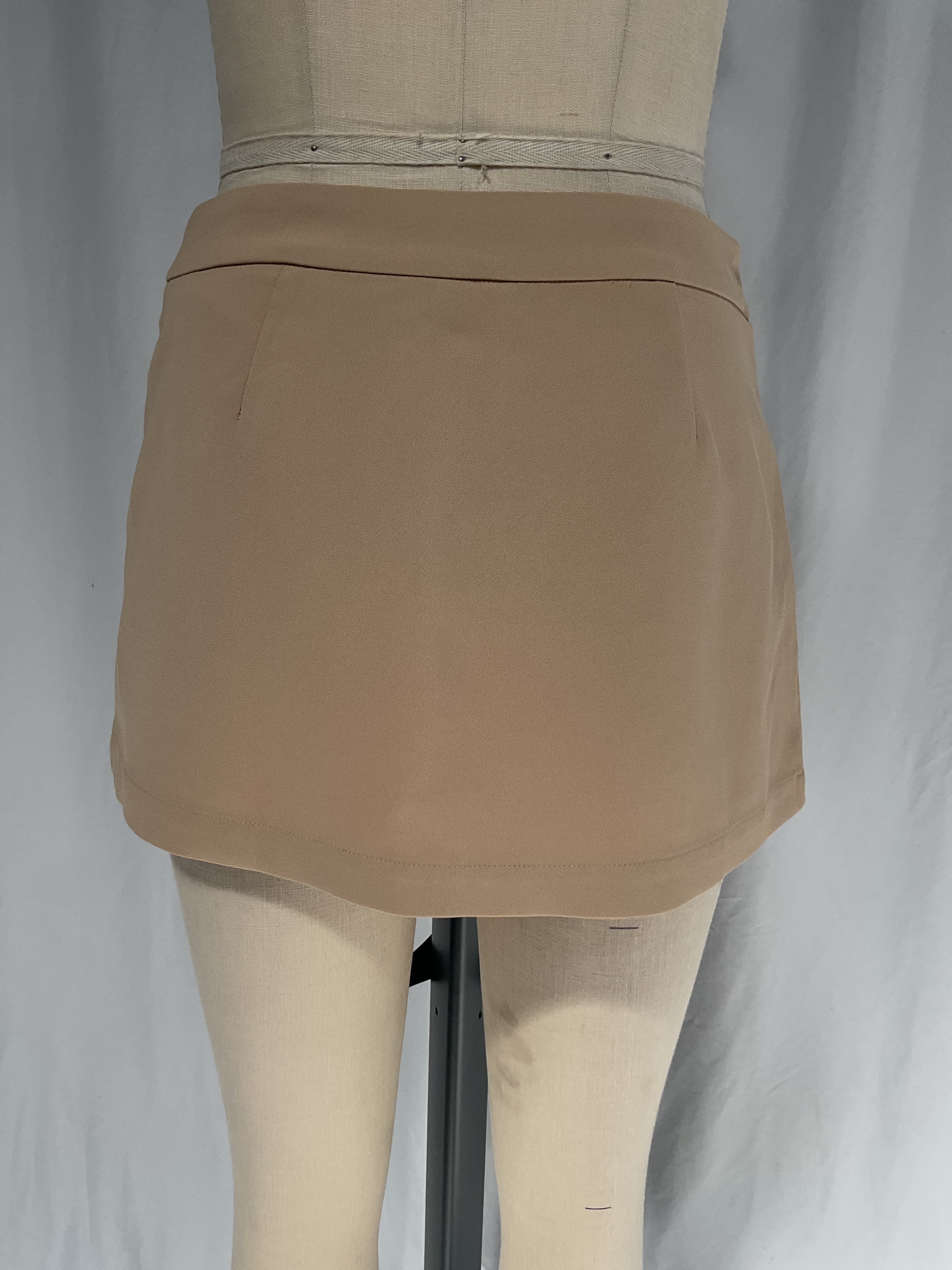 Lais Skort In Taupe - Image 2