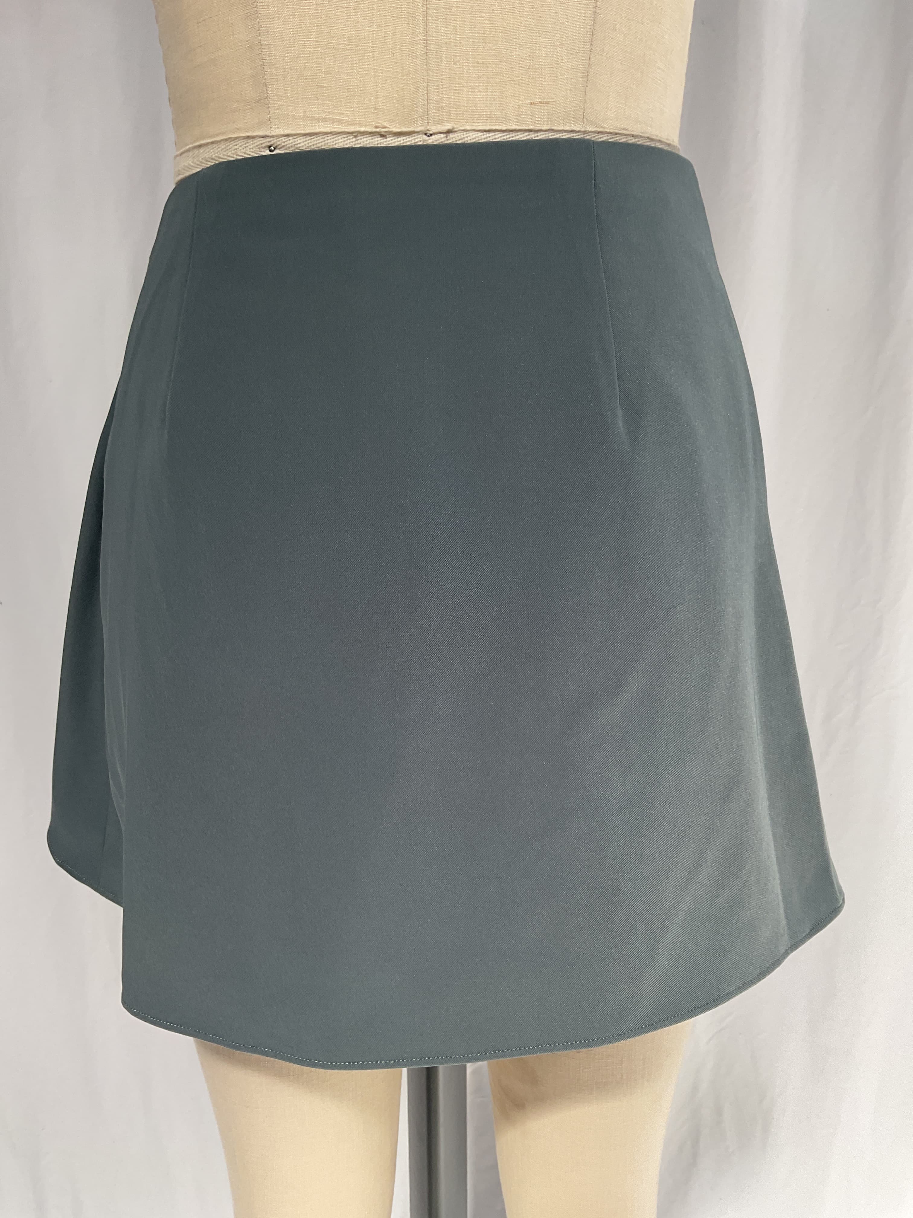Neptune Skort In Slate Gray - Image 4