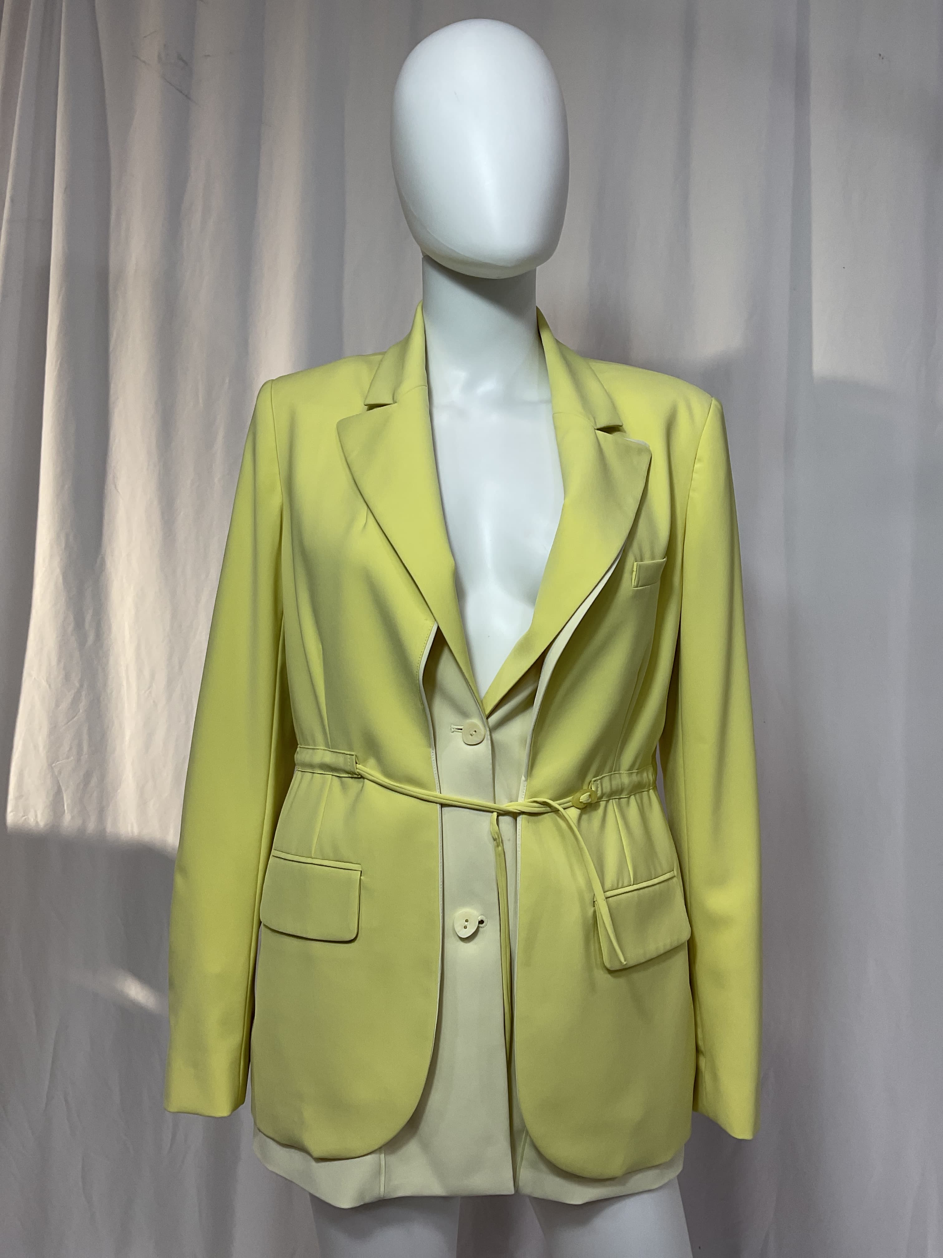 Aitana Blazer In Chamomile - Image 3