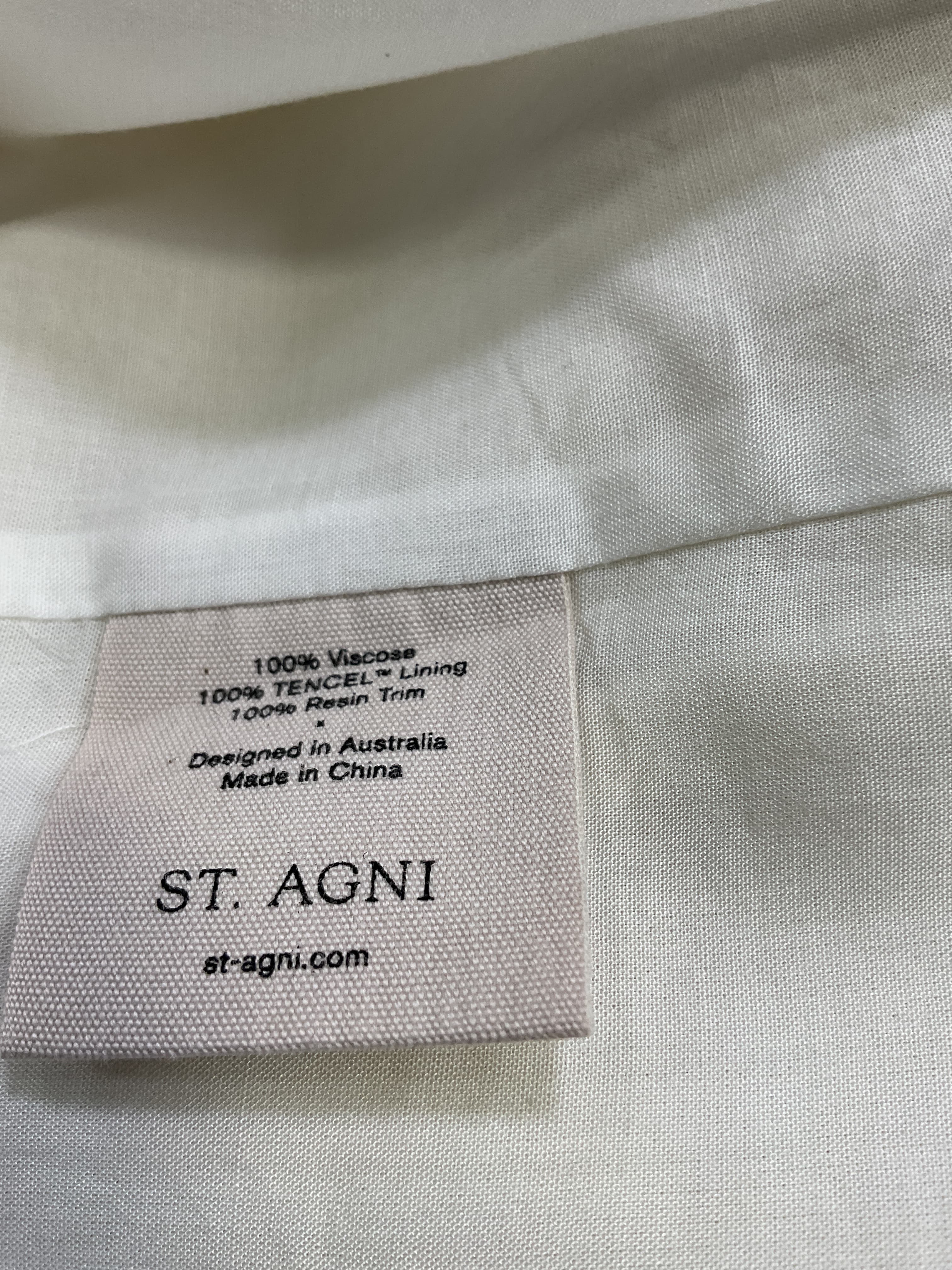 Link Detail Dress In Cool White - Image 4