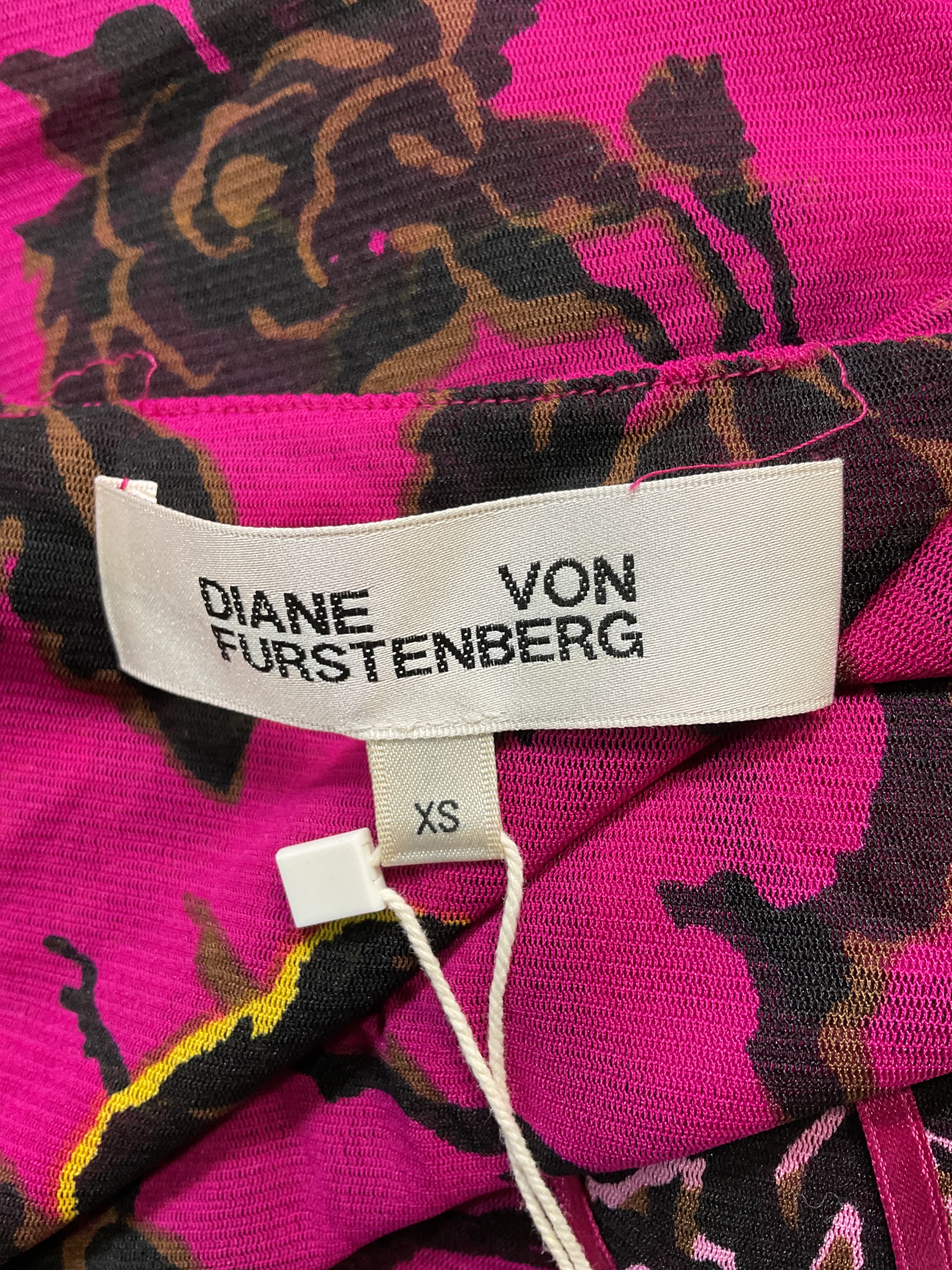 Anne Dress In China Vine Poison Pink - Image 3